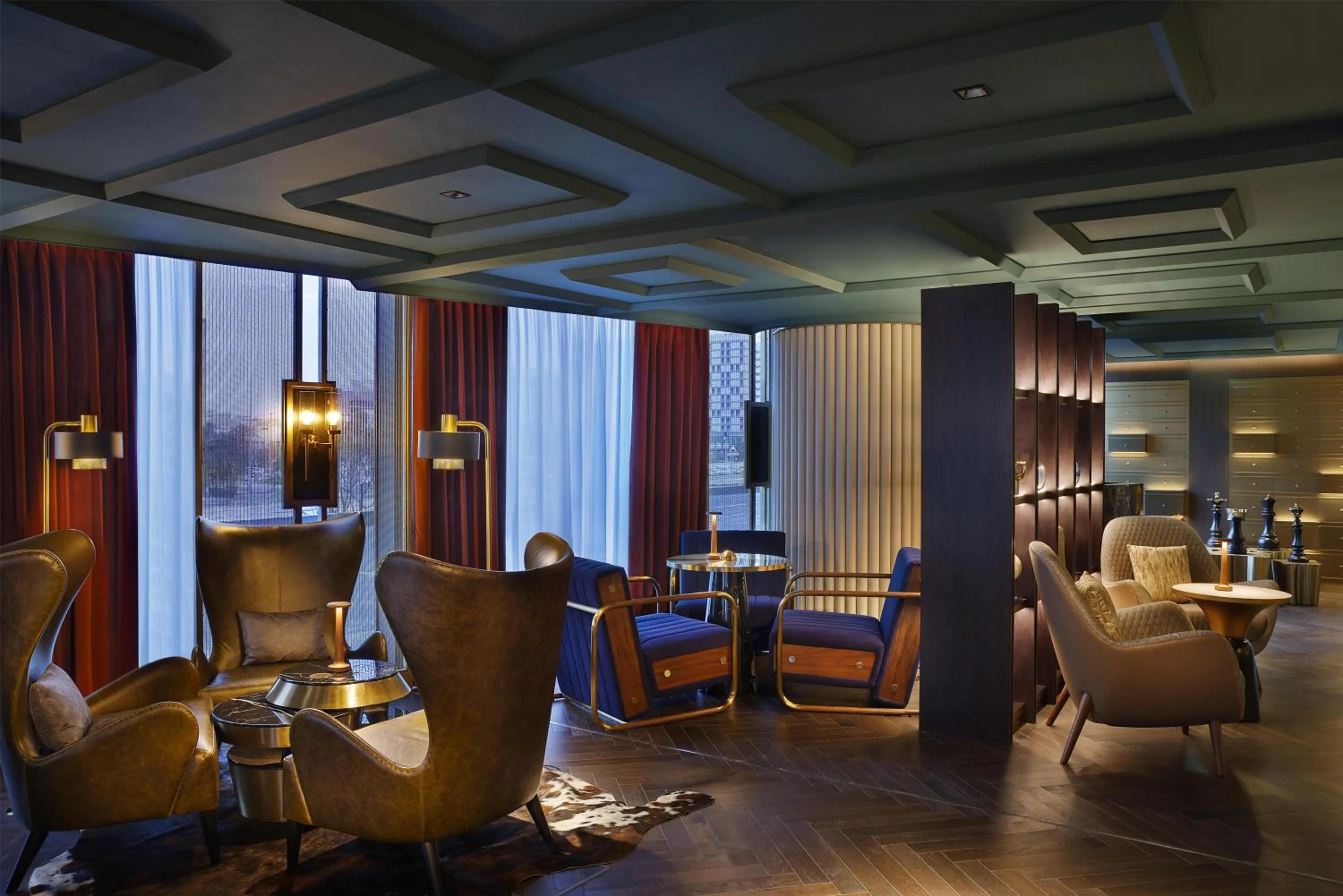 Lounge or bar in Conrad Bahrain Financial Harbour