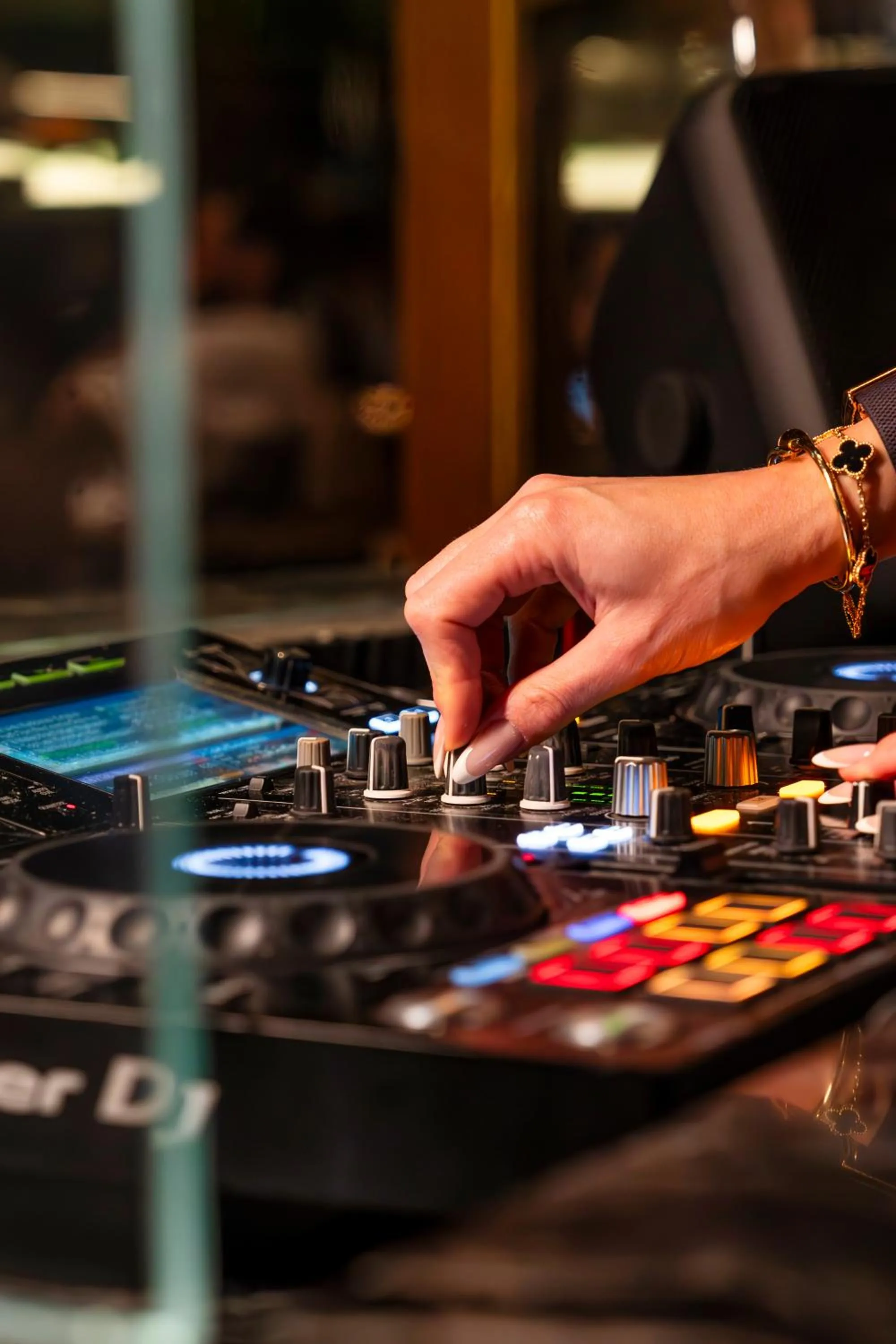 Nightclub / DJ in Conrad Bahrain Financial Harbour