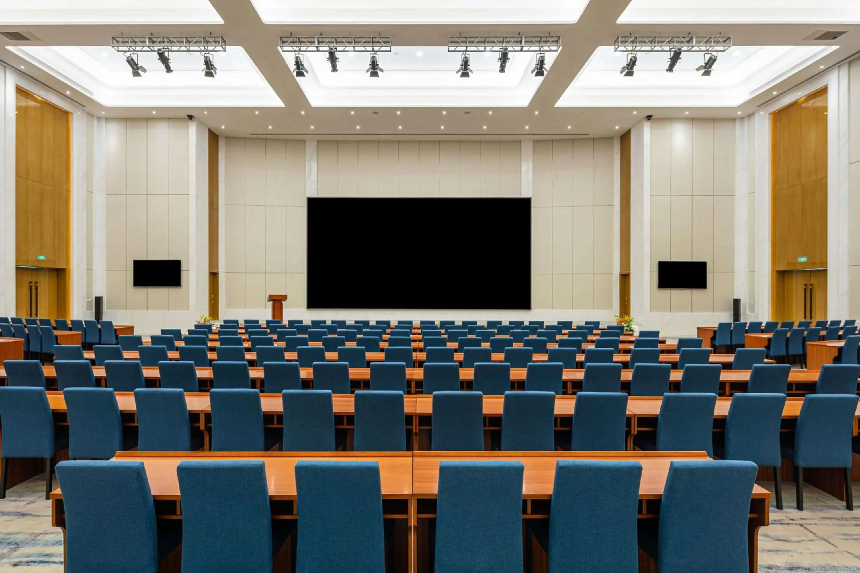 Meeting/conference room in Hilton Brazzaville Les Tours Jumelles Hotel & Residences