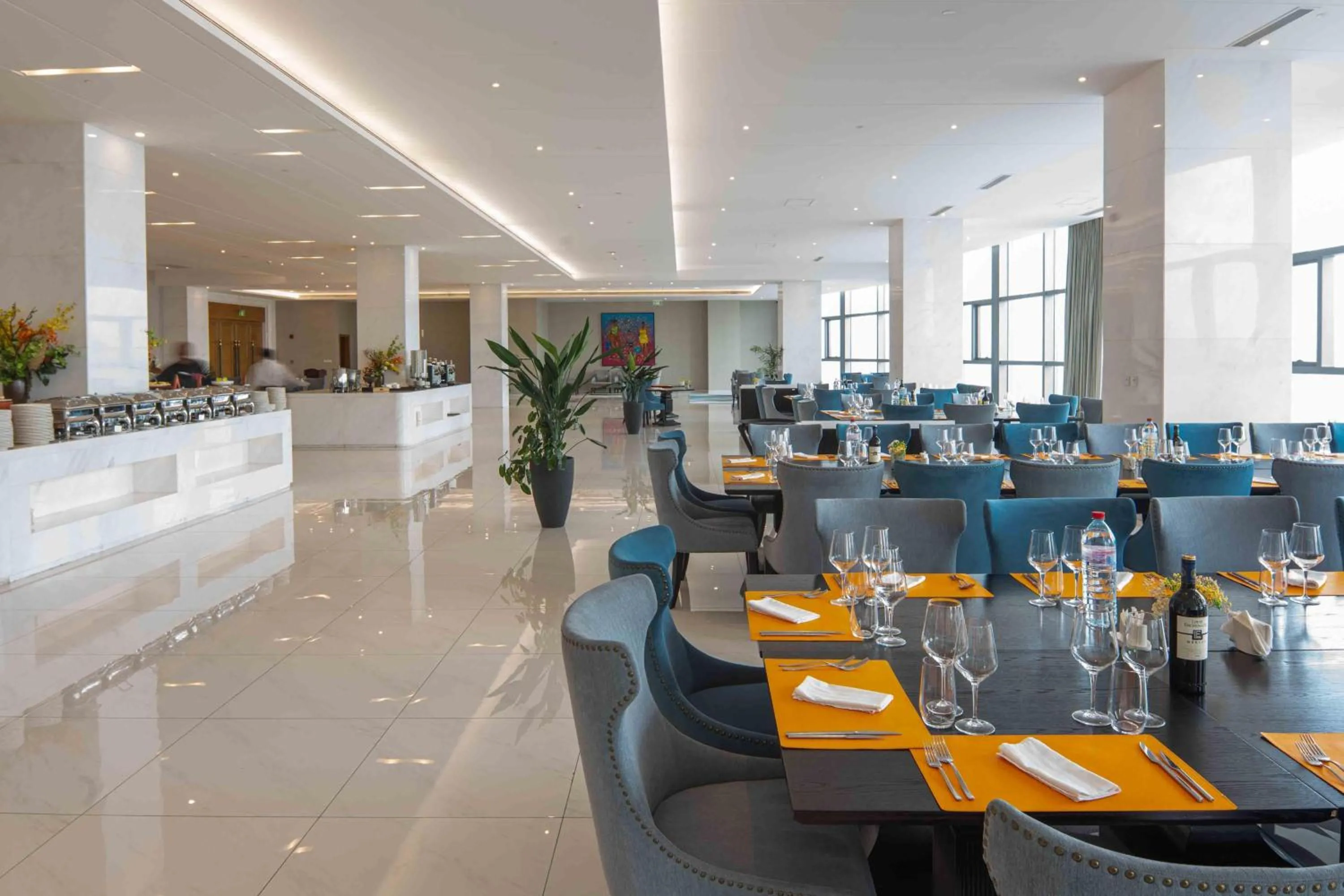 Lounge or bar in Hilton Brazzaville Les Tours Jumelles Hotel & Residences