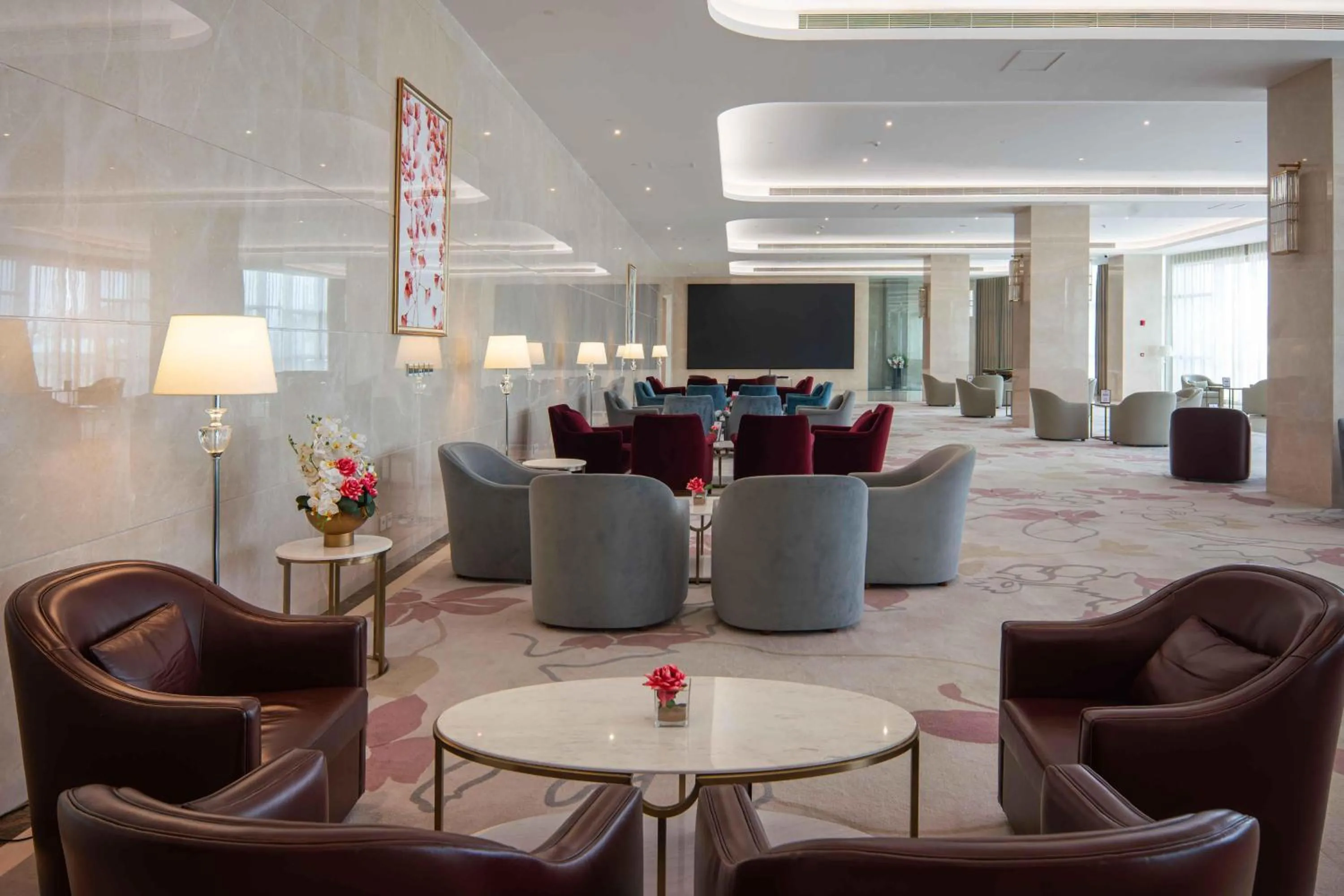 Lounge or bar in Hilton Brazzaville Les Tours Jumelles Hotel & Residences