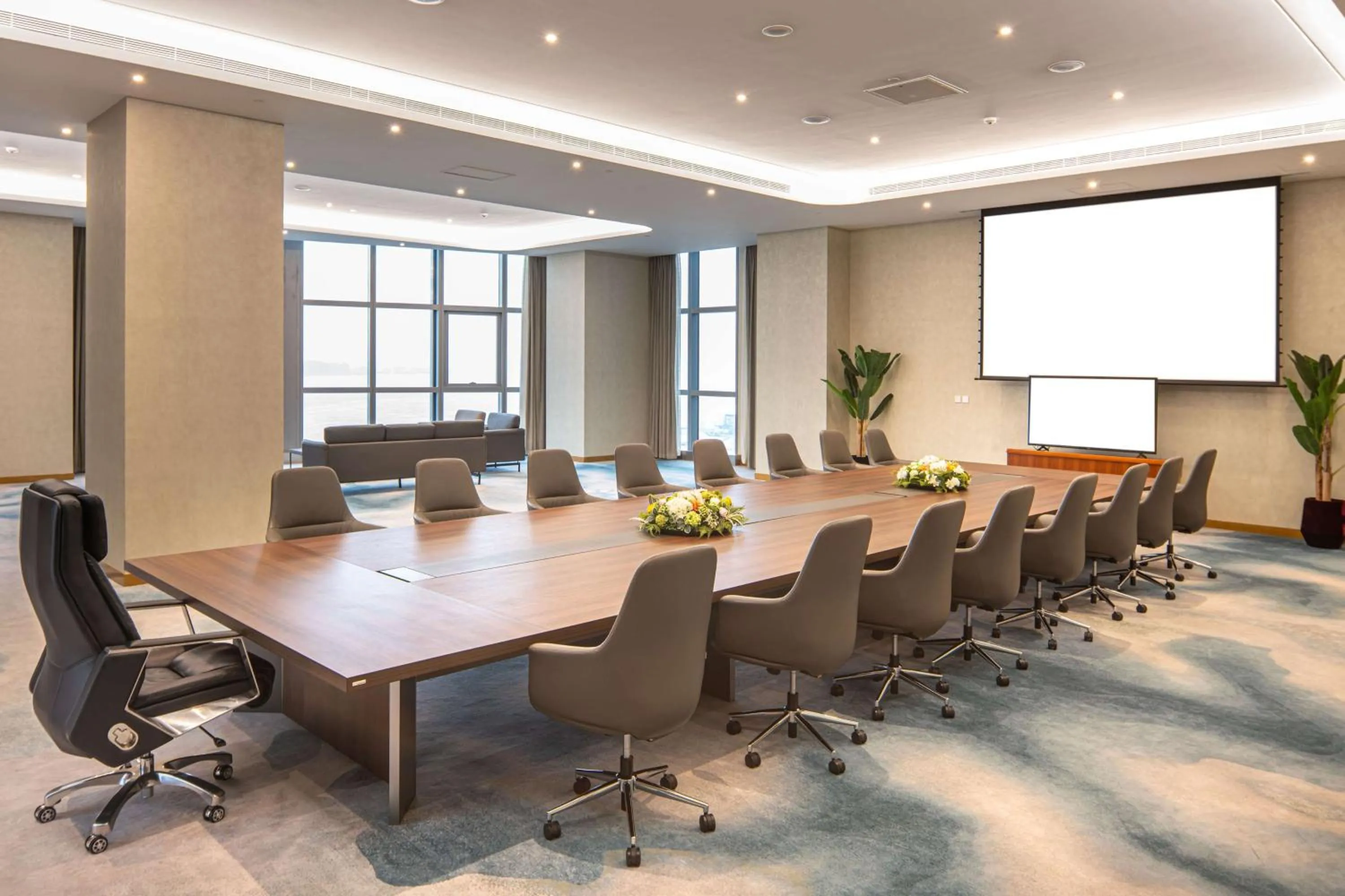 Meeting/conference room in Hilton Brazzaville Les Tours Jumelles Hotel & Residences