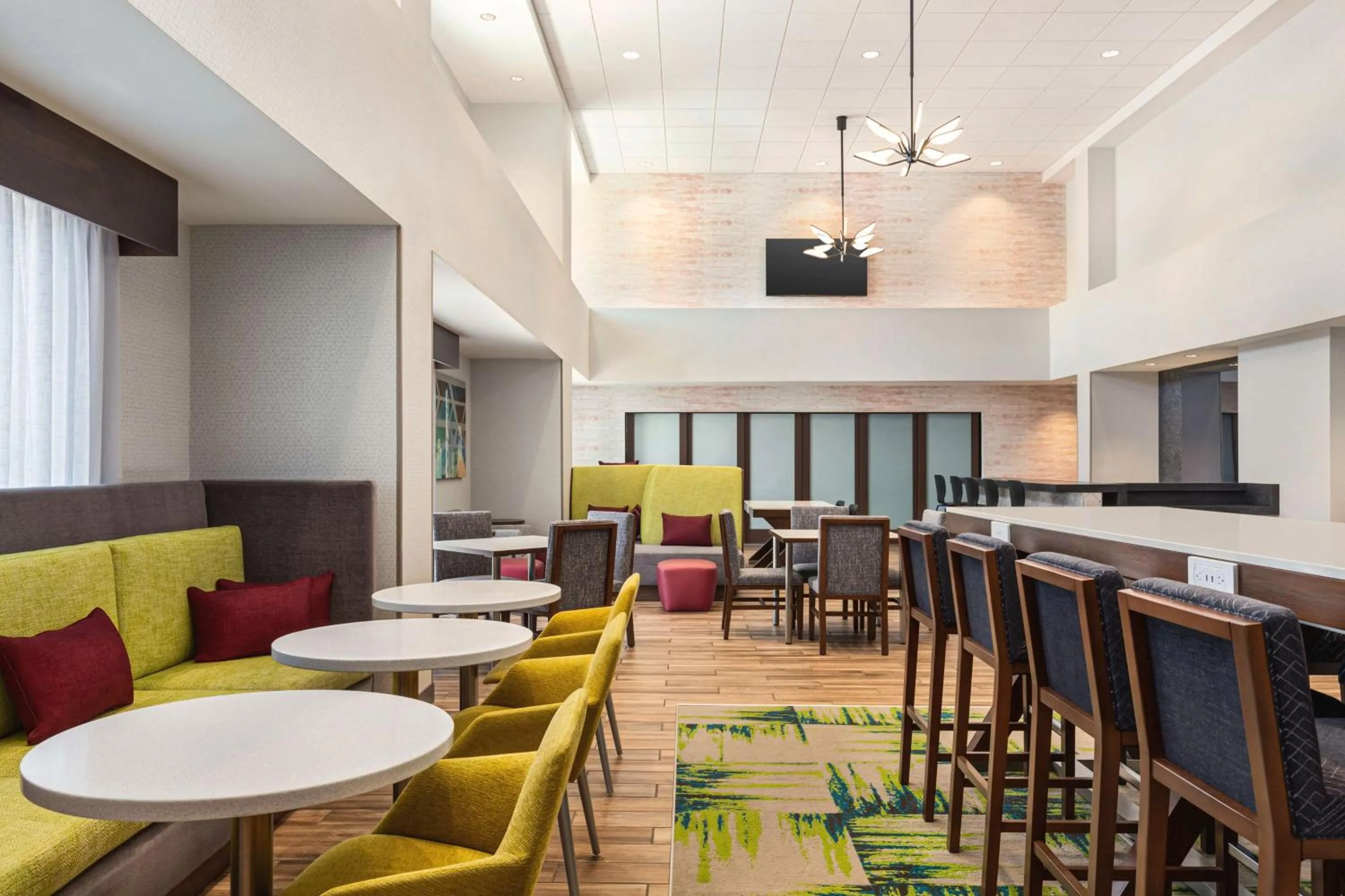 Lobby or reception in Hampton Inn & Suites Oroville