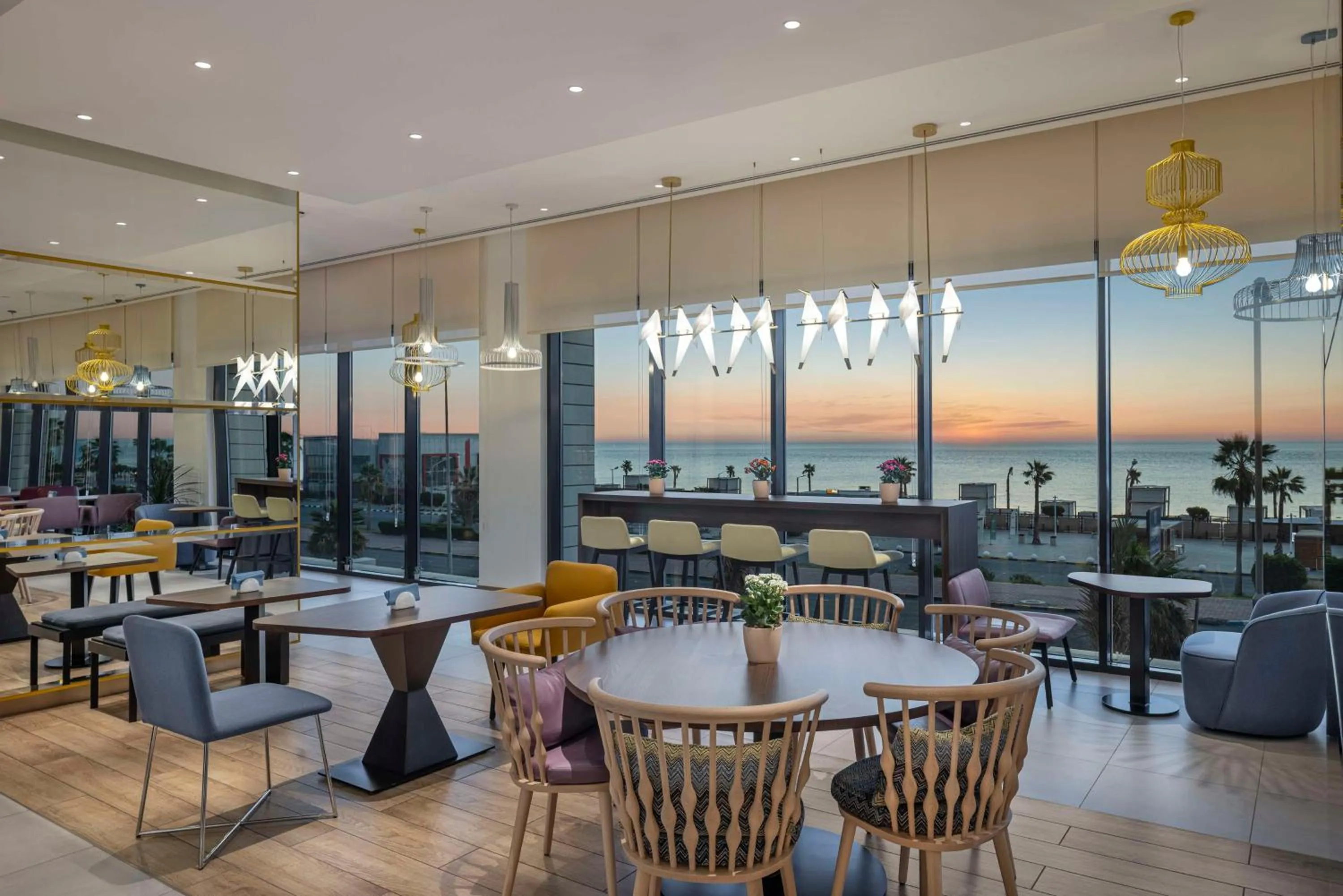 Restaurant/places to eat in Hampton By Hilton Kuwait Salmiya