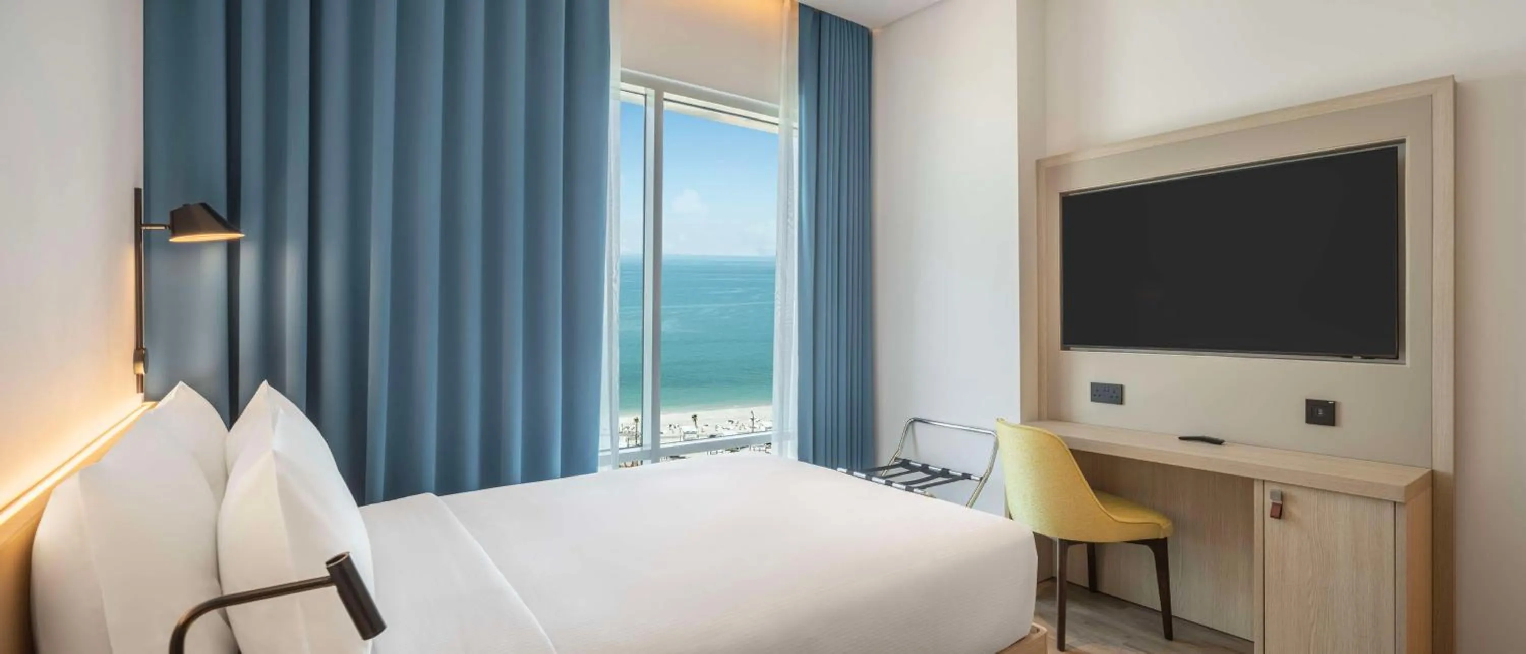 Bedroom, Bed in Hampton By Hilton Kuwait Salmiya