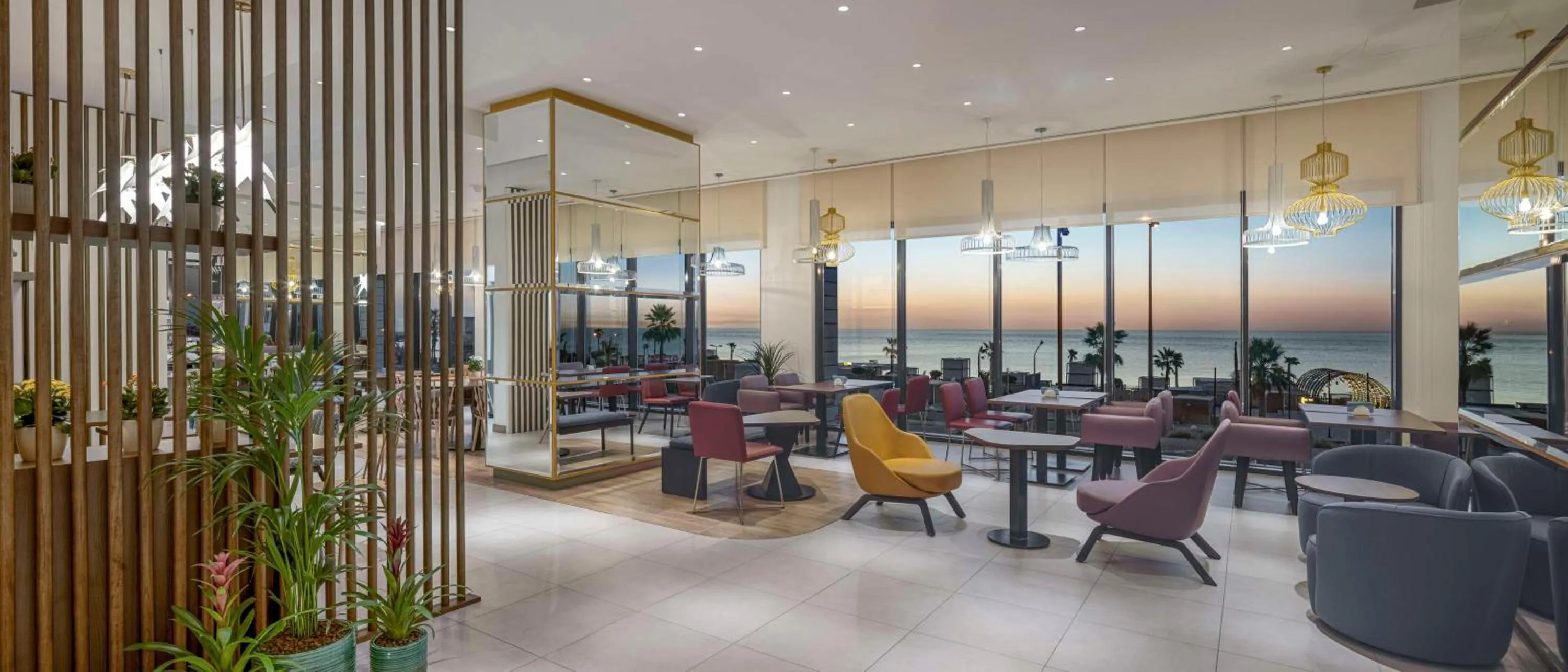 Restaurant/places to eat in Hampton By Hilton Kuwait Salmiya