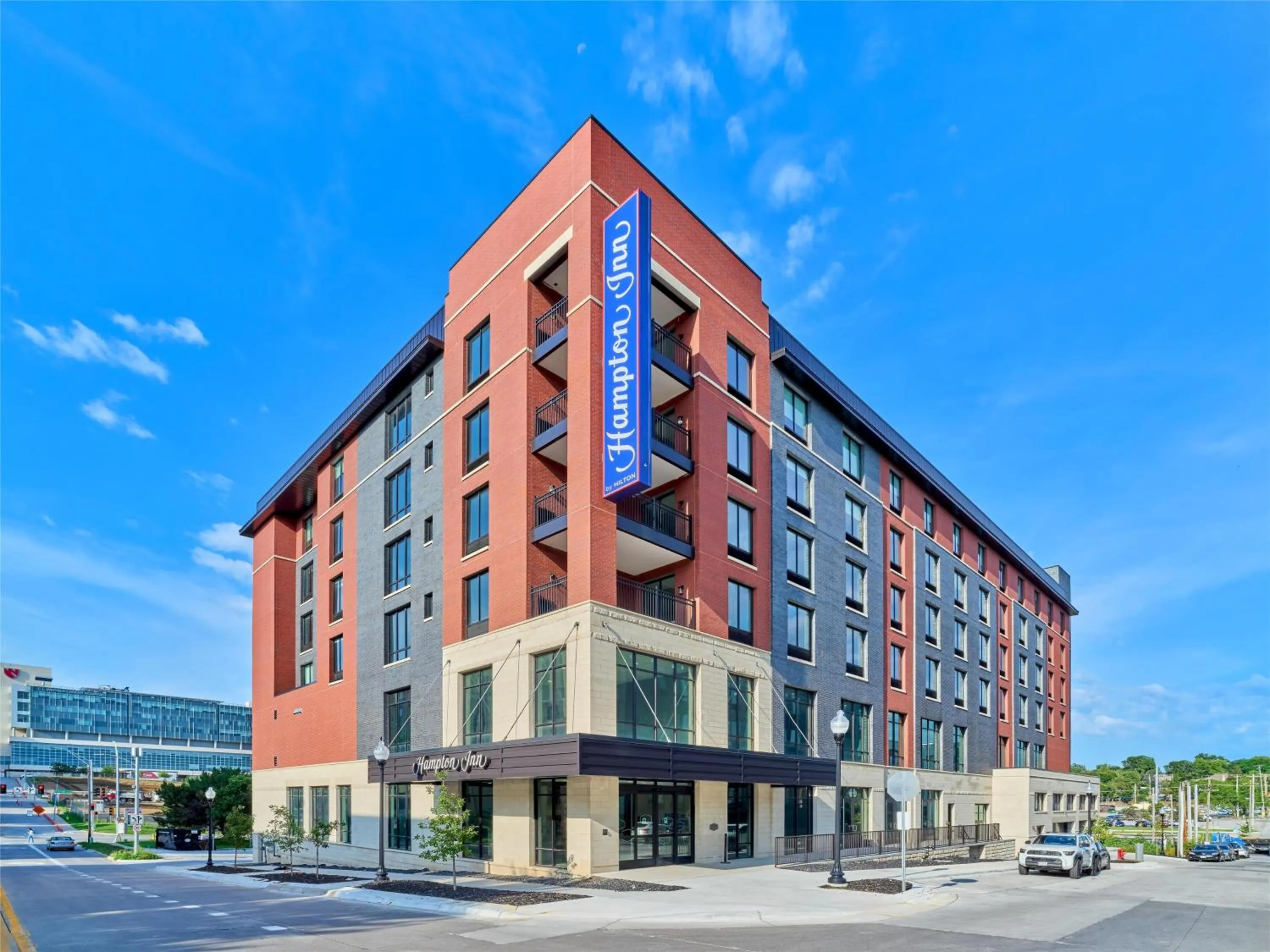 Property building in Hampton Inn & Suites Omaha Un Medical Center Area