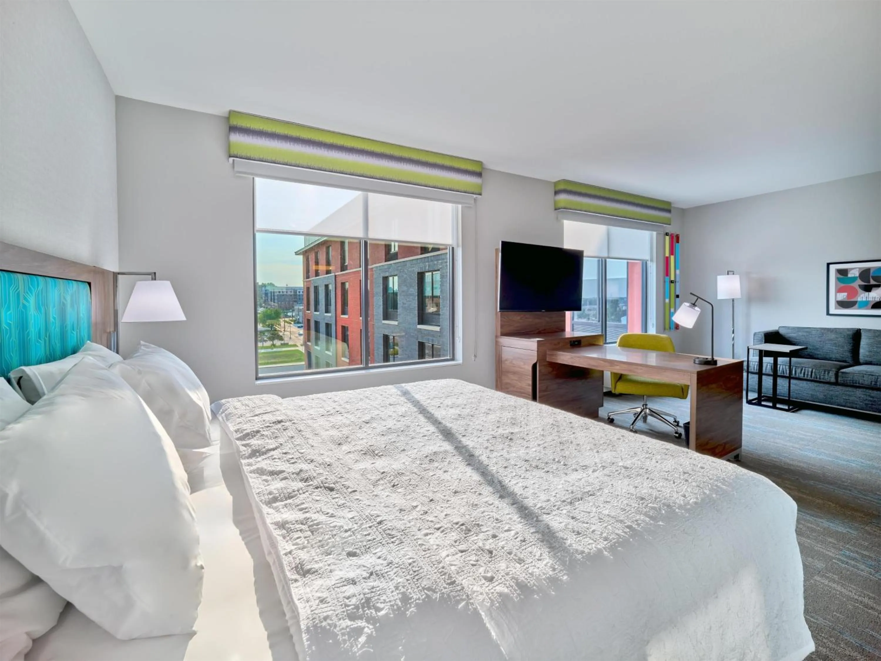 Bedroom, Bed in Hampton Inn & Suites Omaha Un Medical Center Area