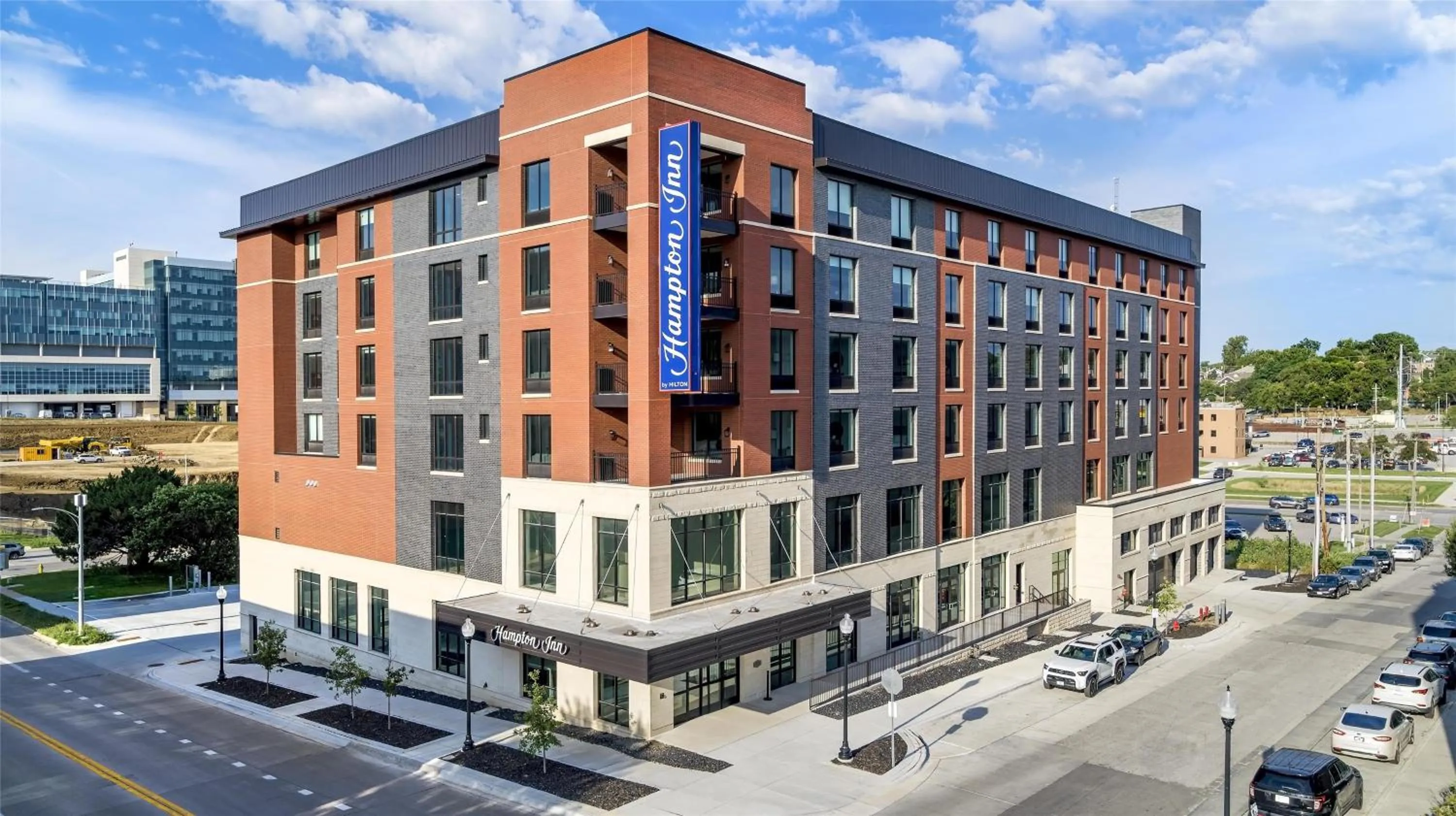 Property building in Hampton Inn & Suites Omaha Un Medical Center Area