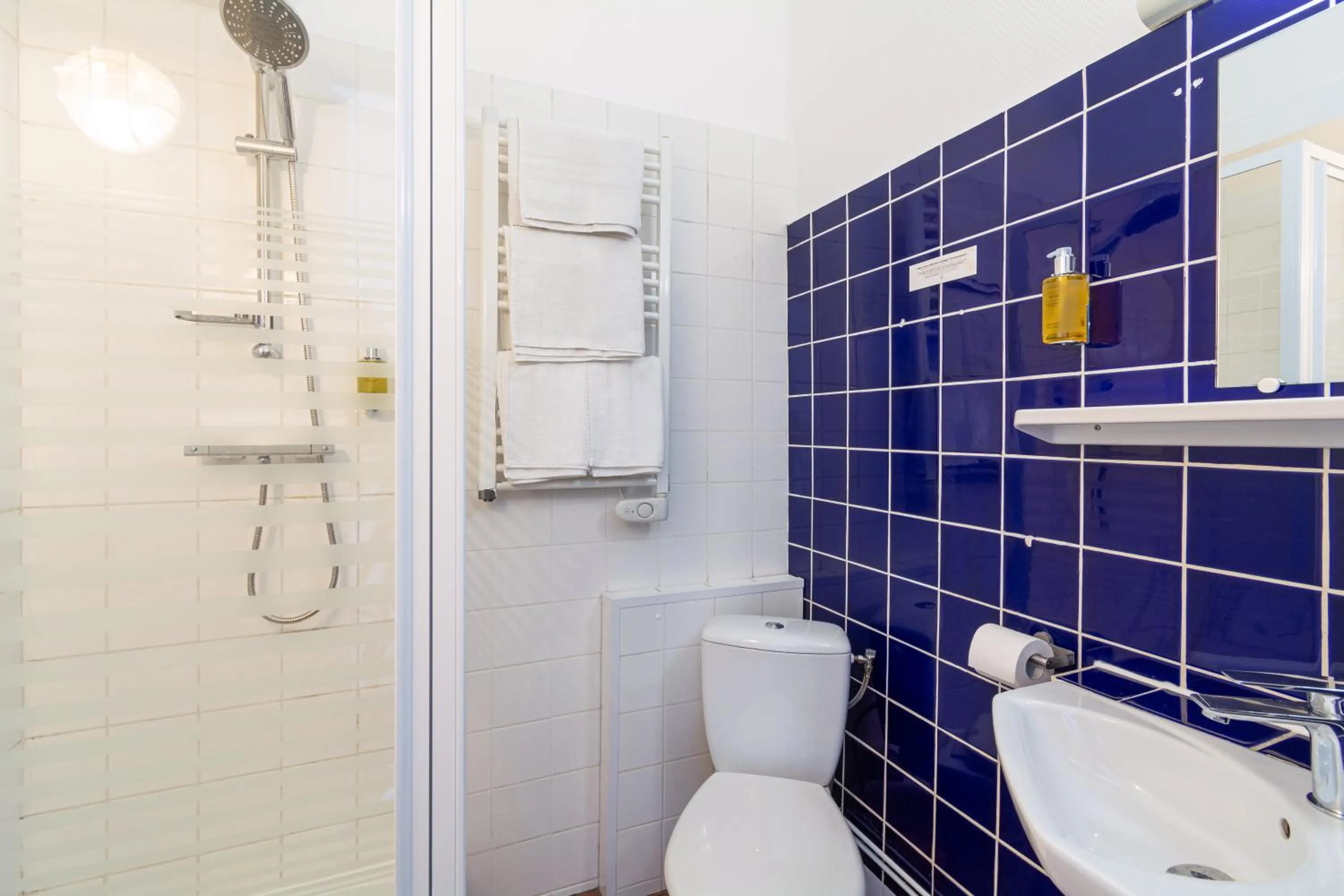 Bathroom in Hôtel De La Plage