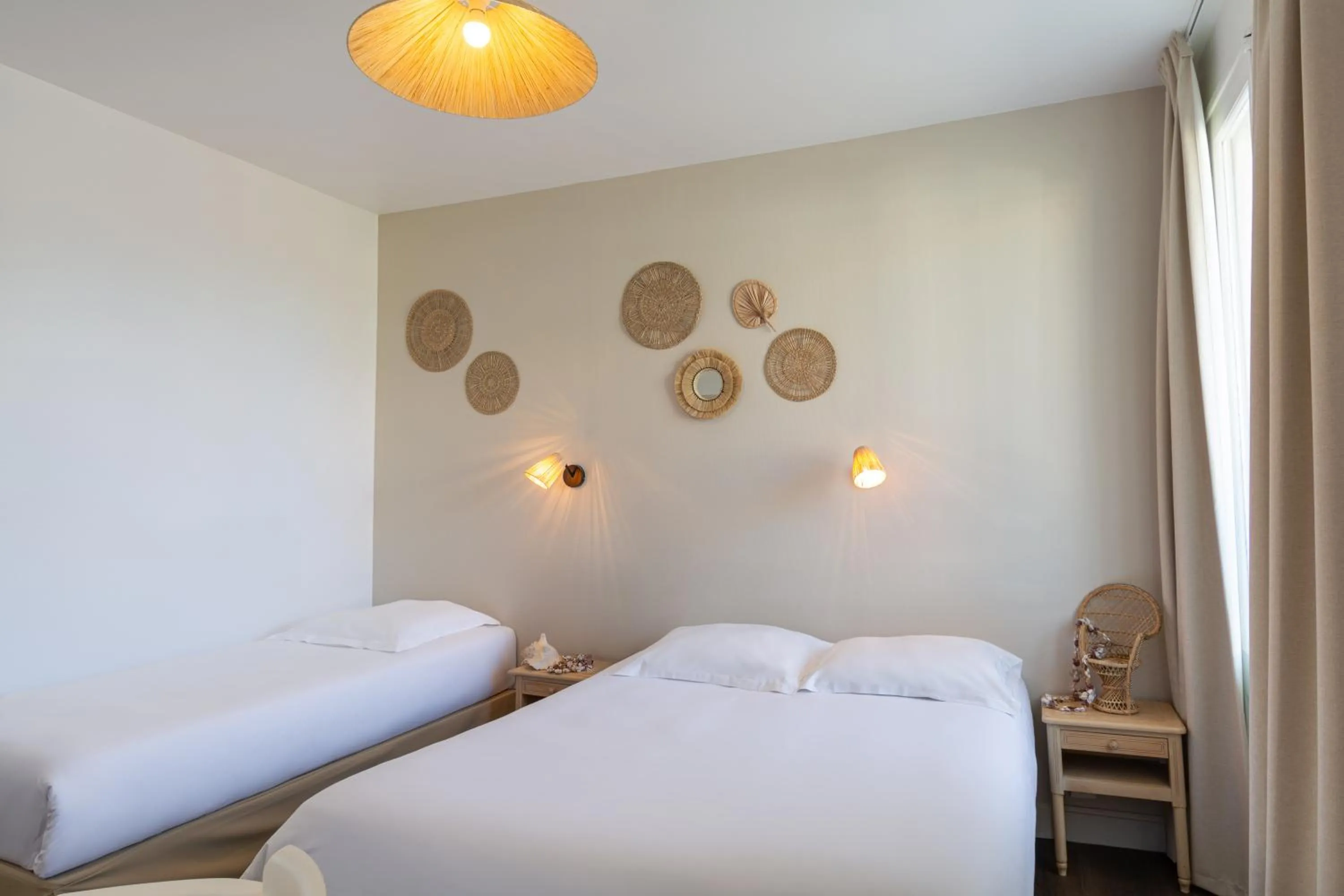 Bedroom, Bed in Hôtel De La Plage