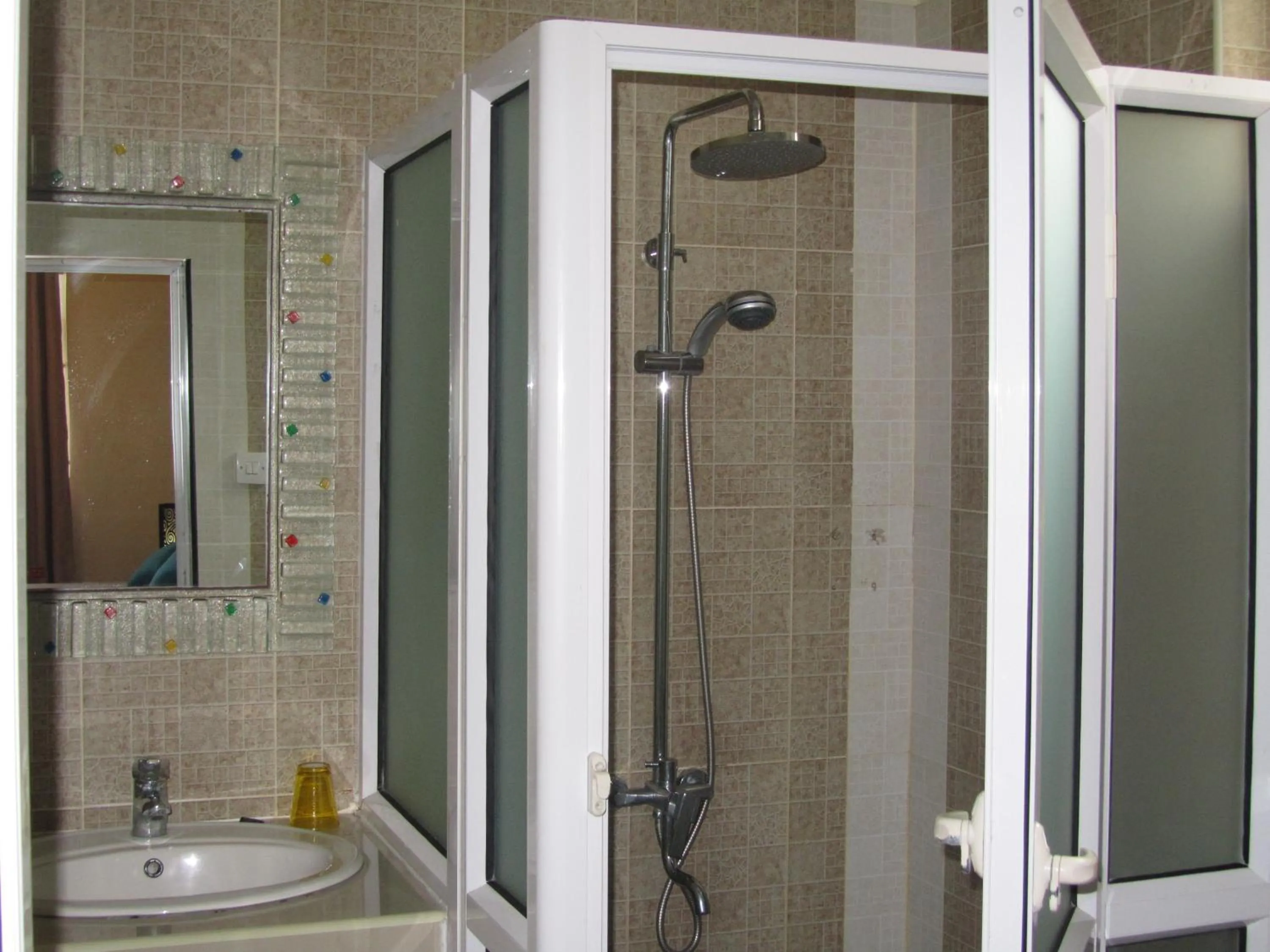 Shower in Lariad BnB
