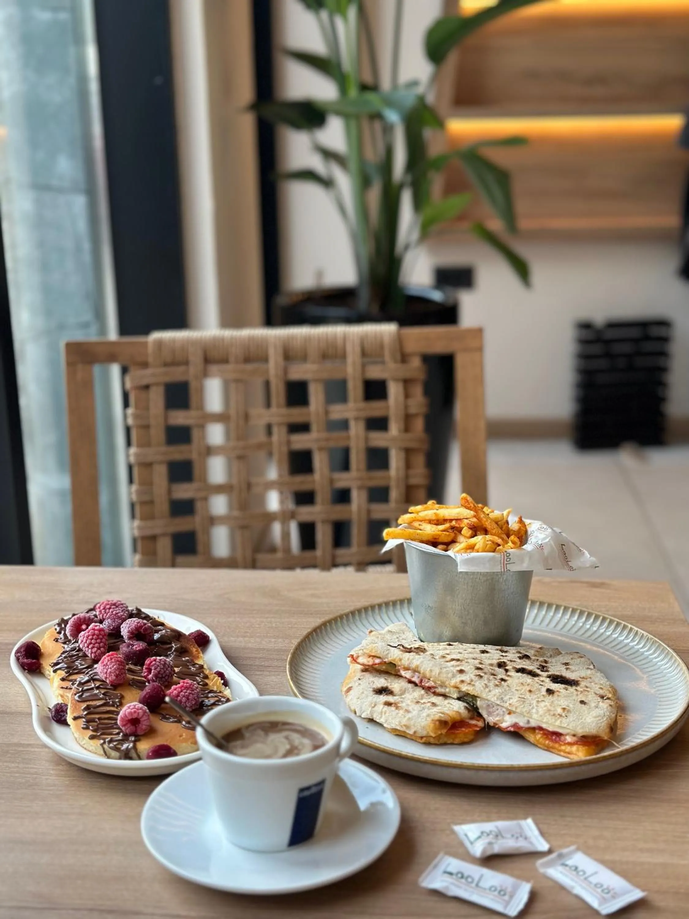 Food and drinks in Hotel 1920