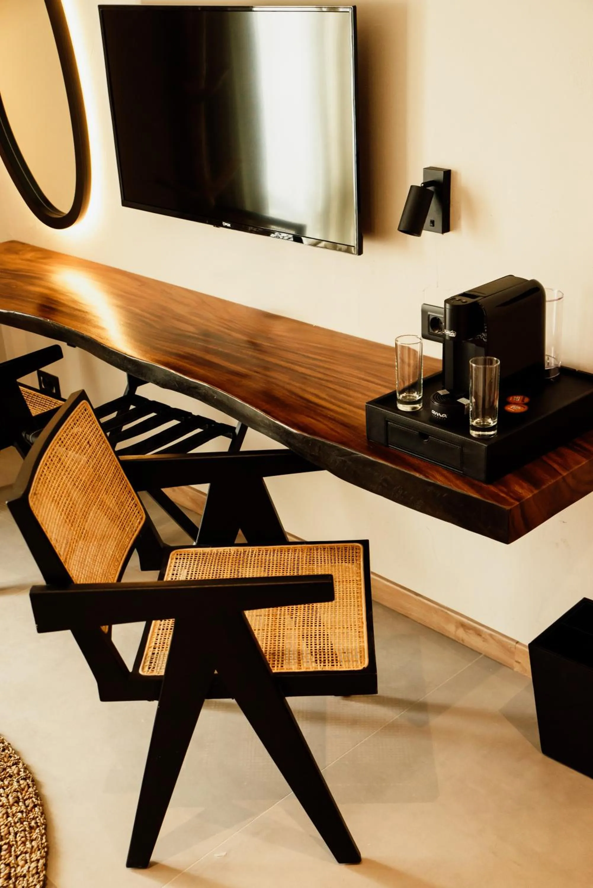 TV and multimedia in Hotel 1920