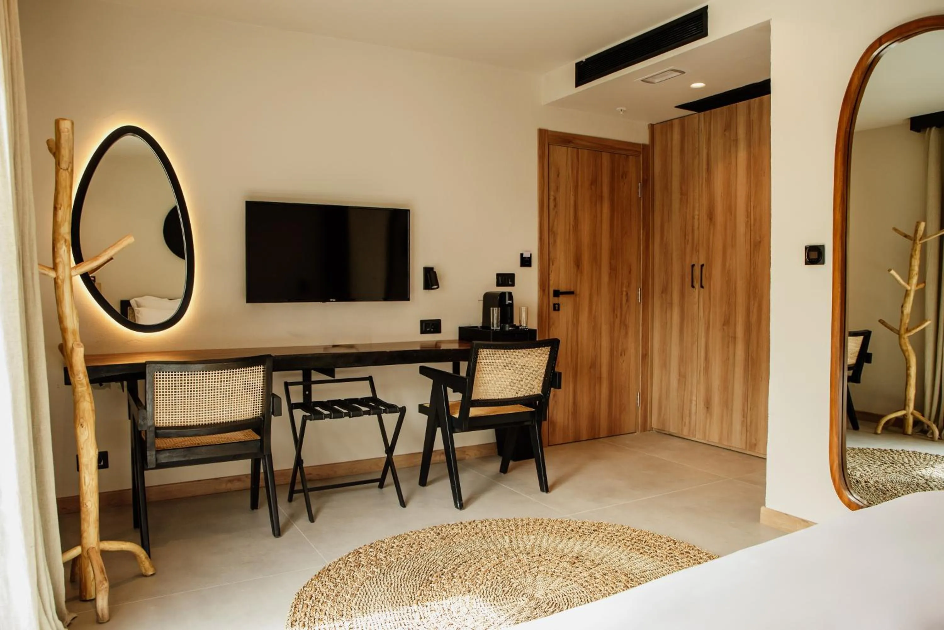 TV and multimedia, Bed in Hotel 1920