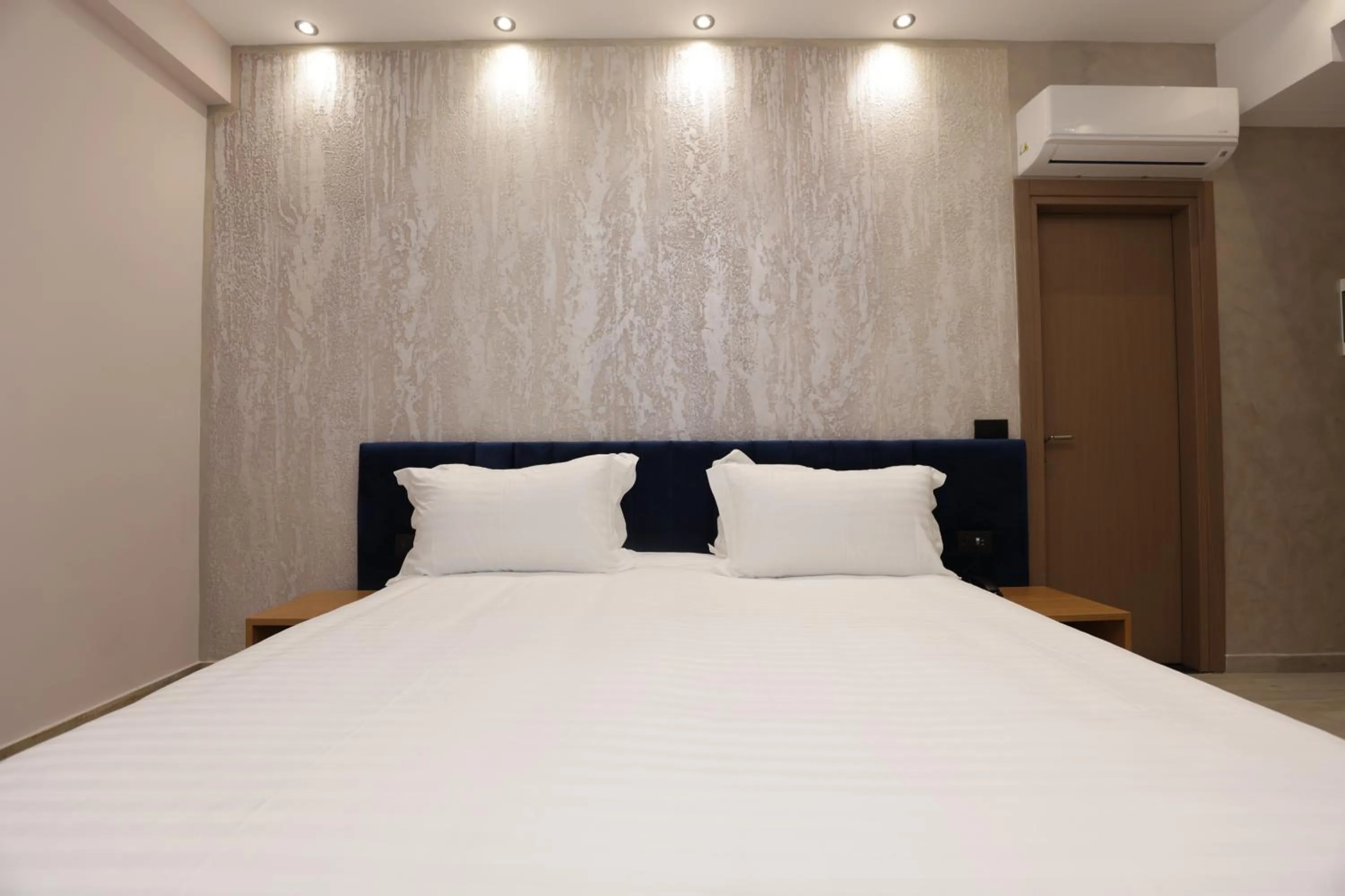 Bed in Residence Inn Hotel