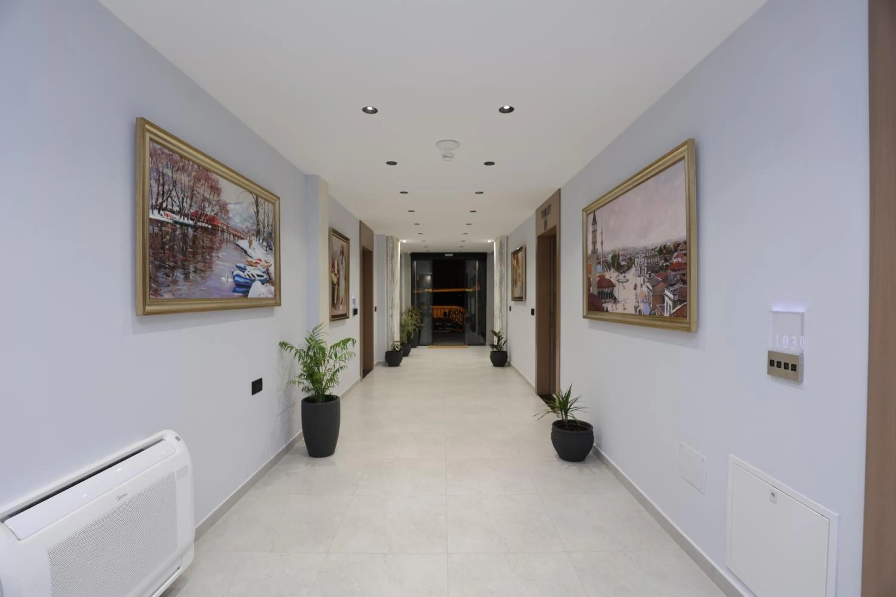 Decorative detail in Residence Inn Hotel