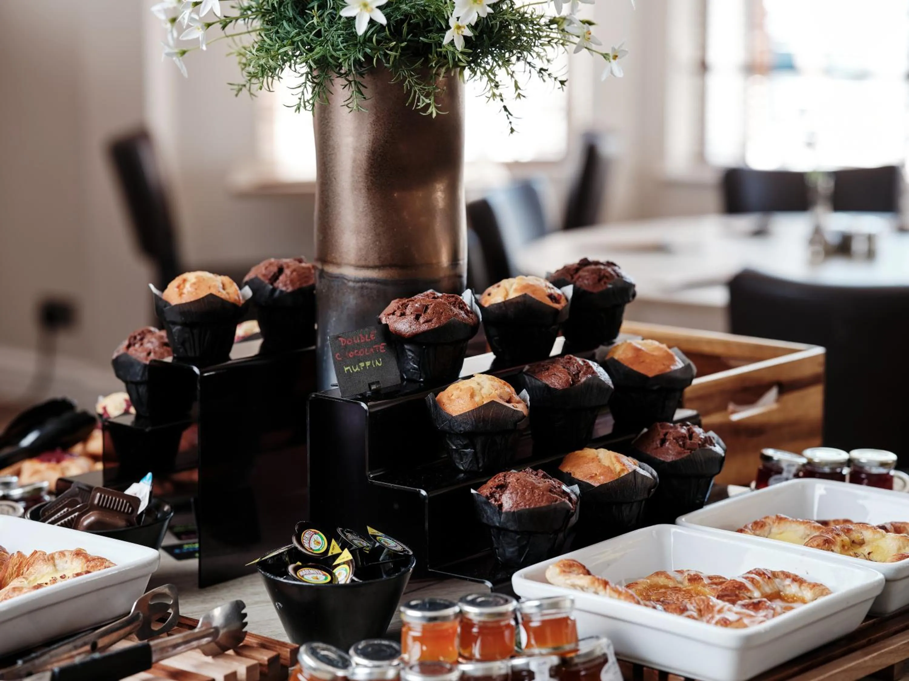 Breakfast in Linton Lodge a BW Signature Collection Hotel