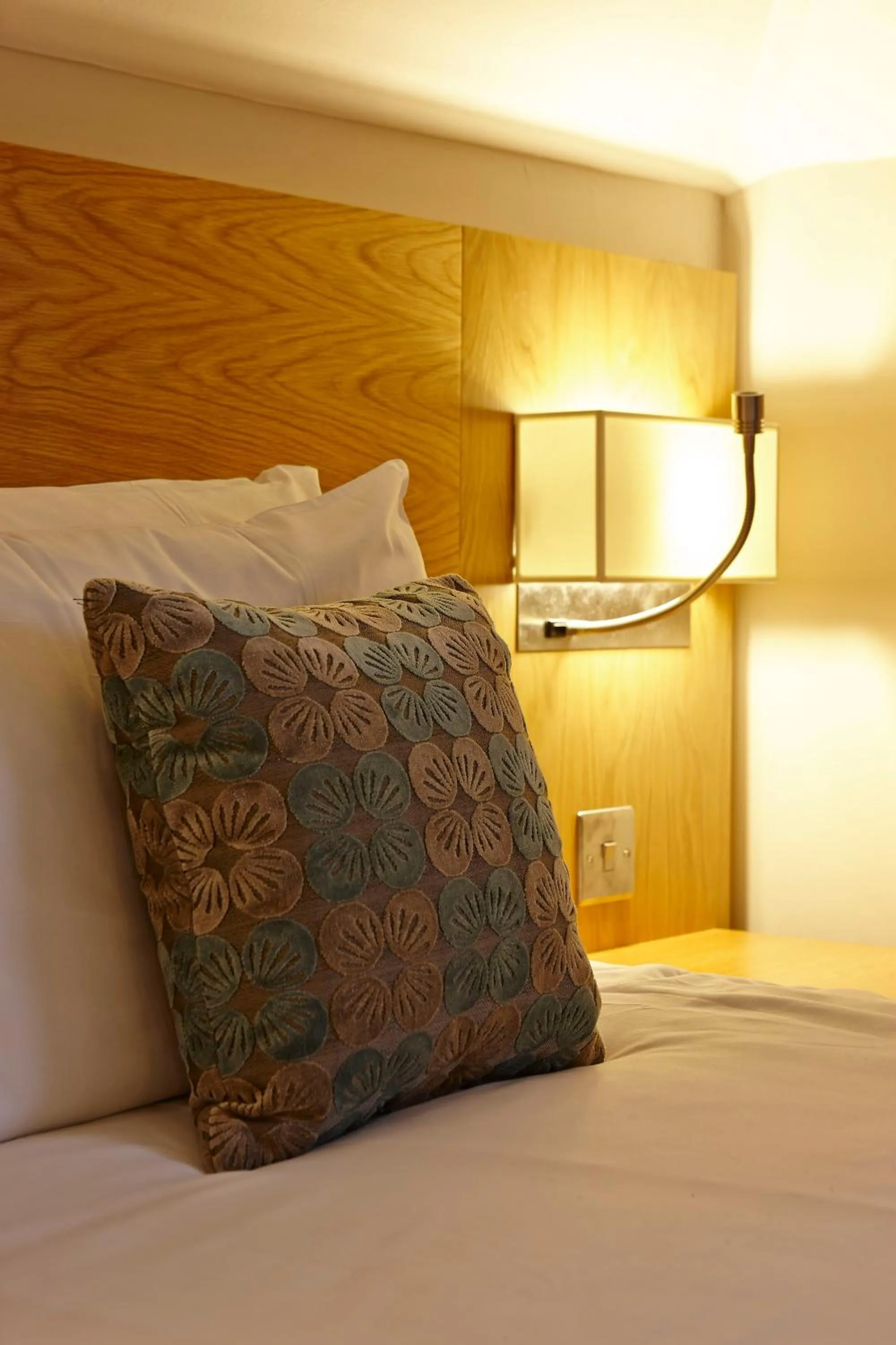 Bed in Linton Lodge a BW Signature Collection Hotel