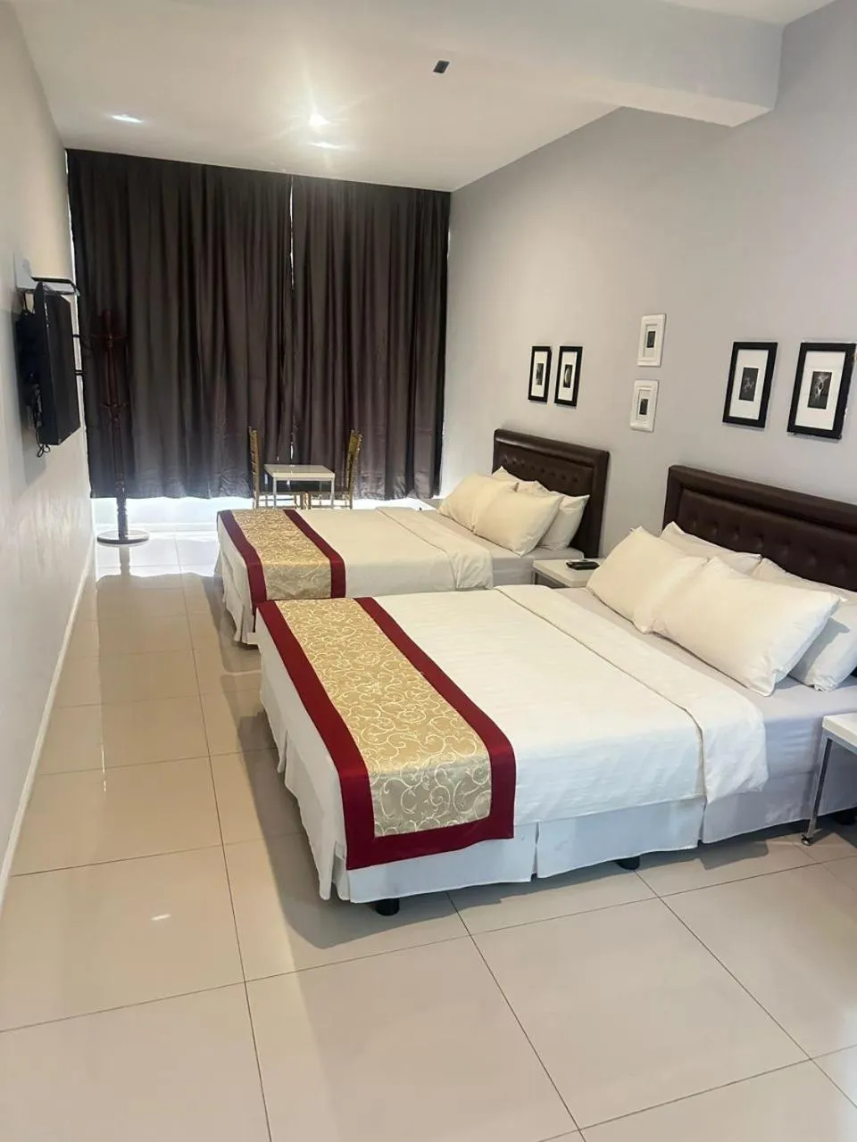Bed in KINGSMAN BOUTIQUE HOTEL