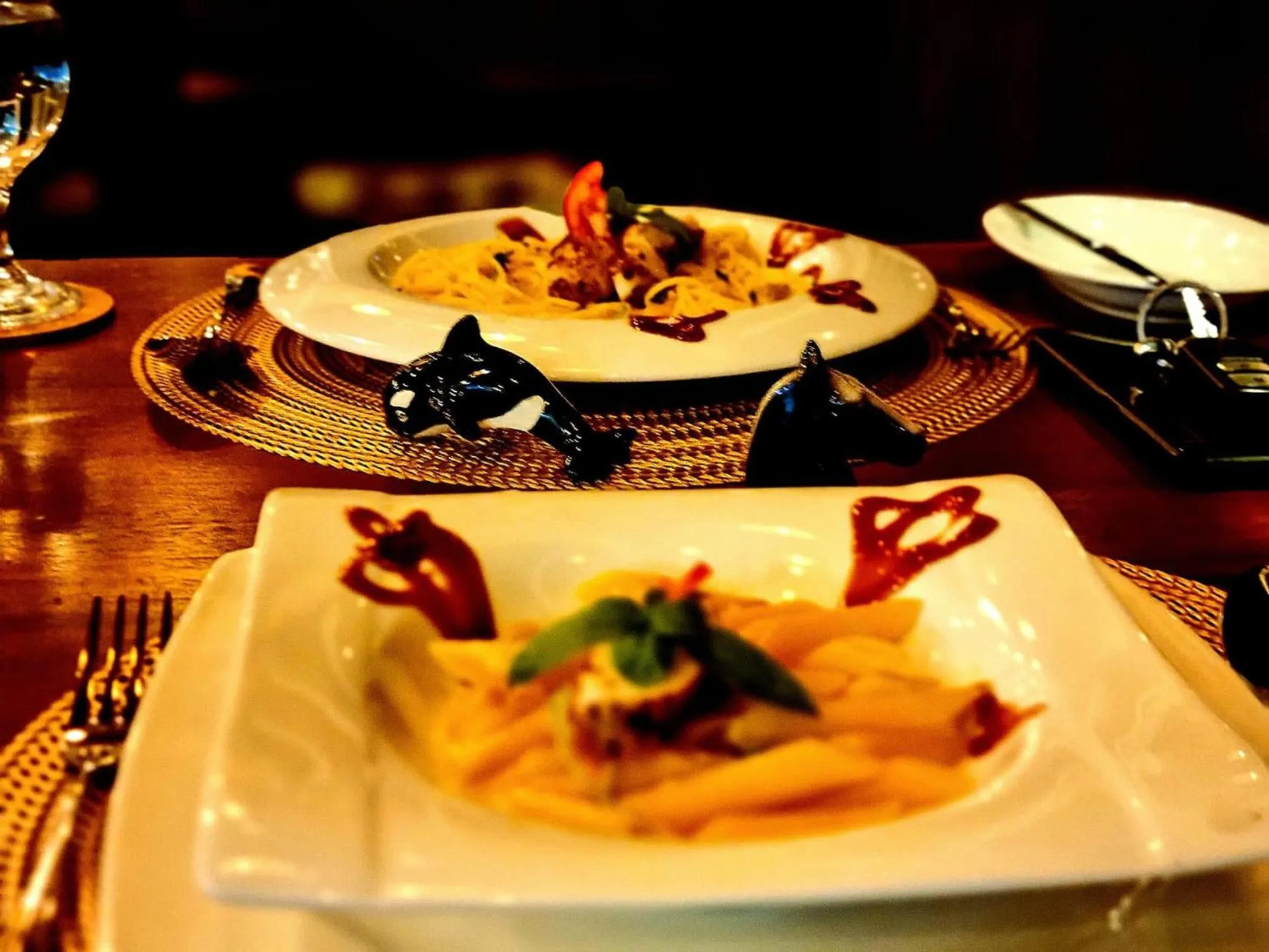 Restaurant/places to eat in Manthra Leisure