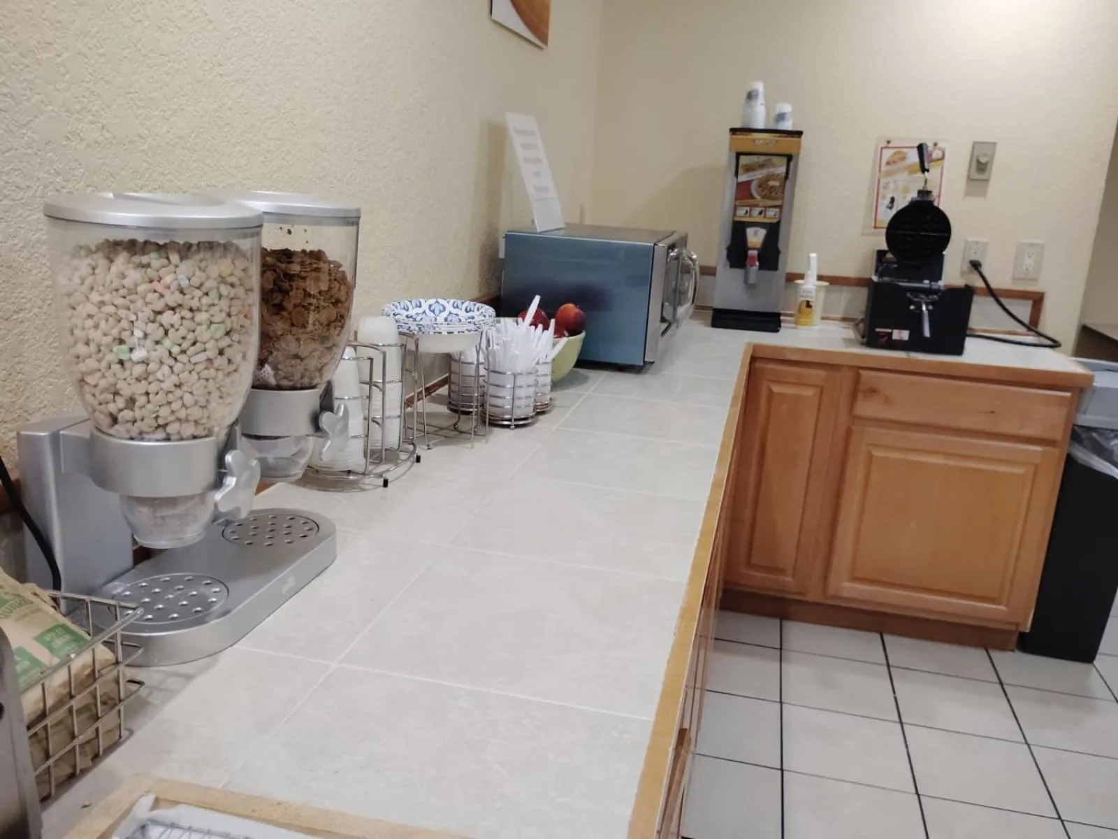 Breakfast in Cozy Inn