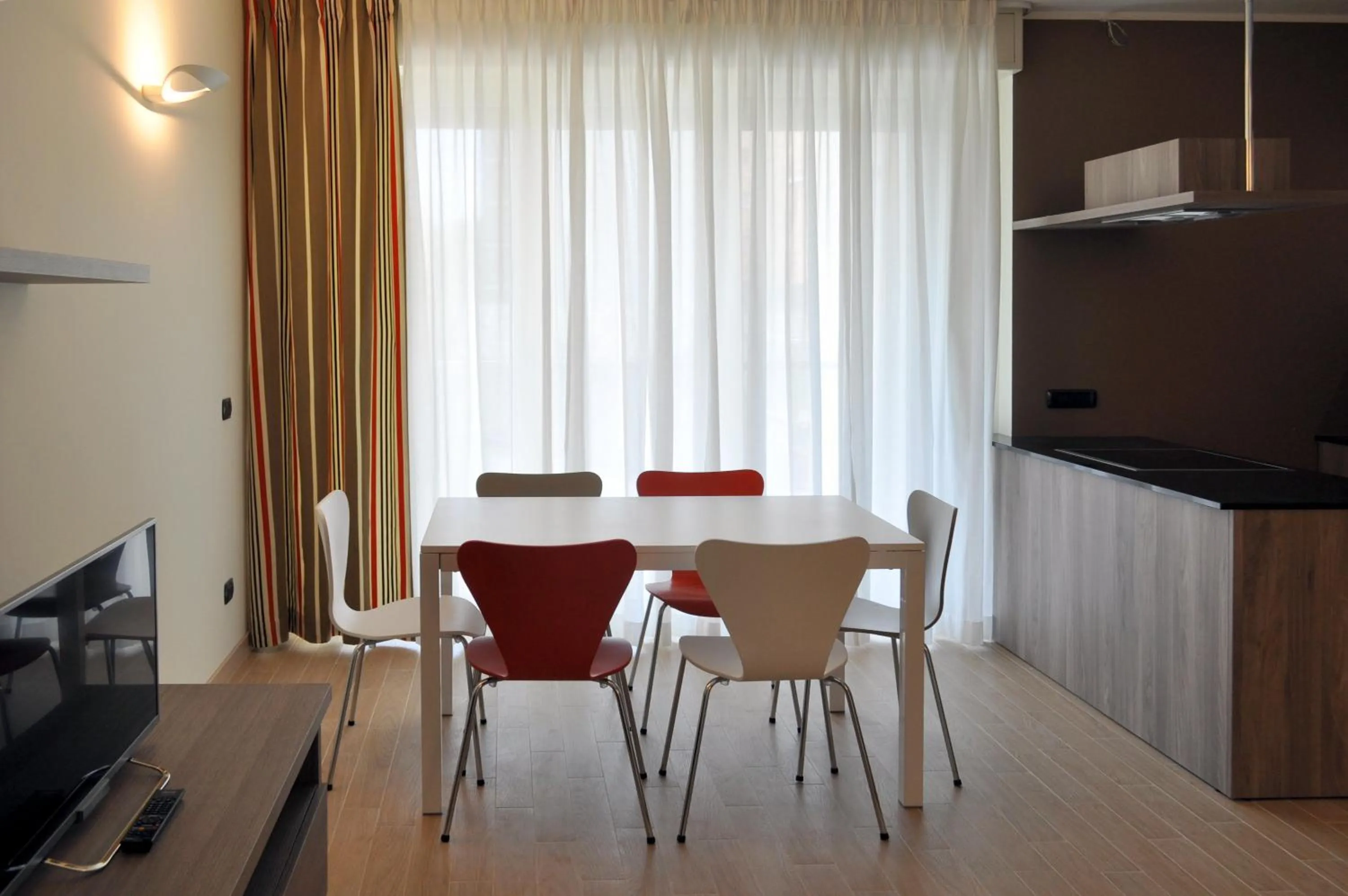 Kitchen or kitchenette in BB Hotels Aparthotel Arcimboldi