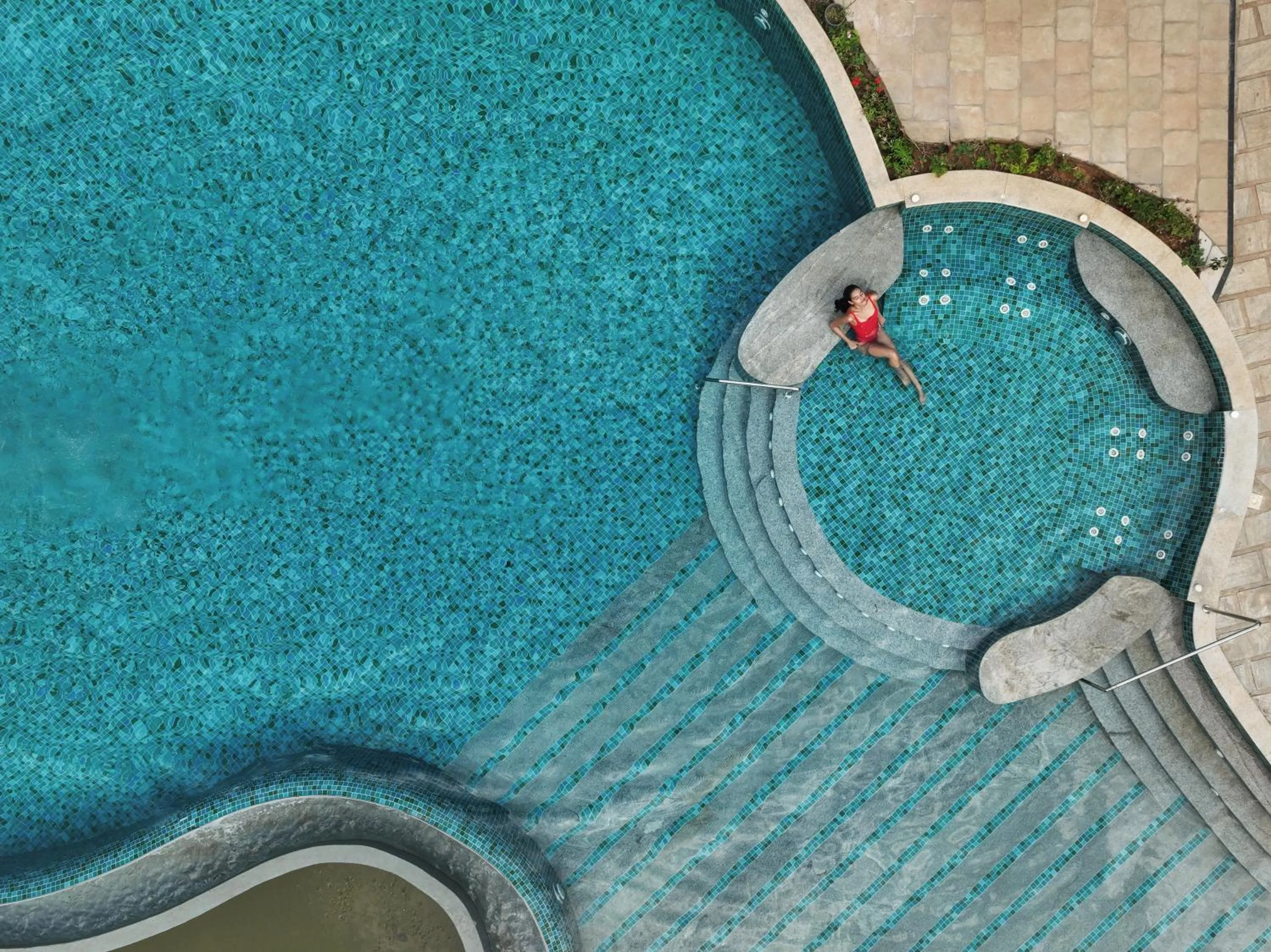 Swimming pool in Scenic, Munnar - IHCL SeleQtions