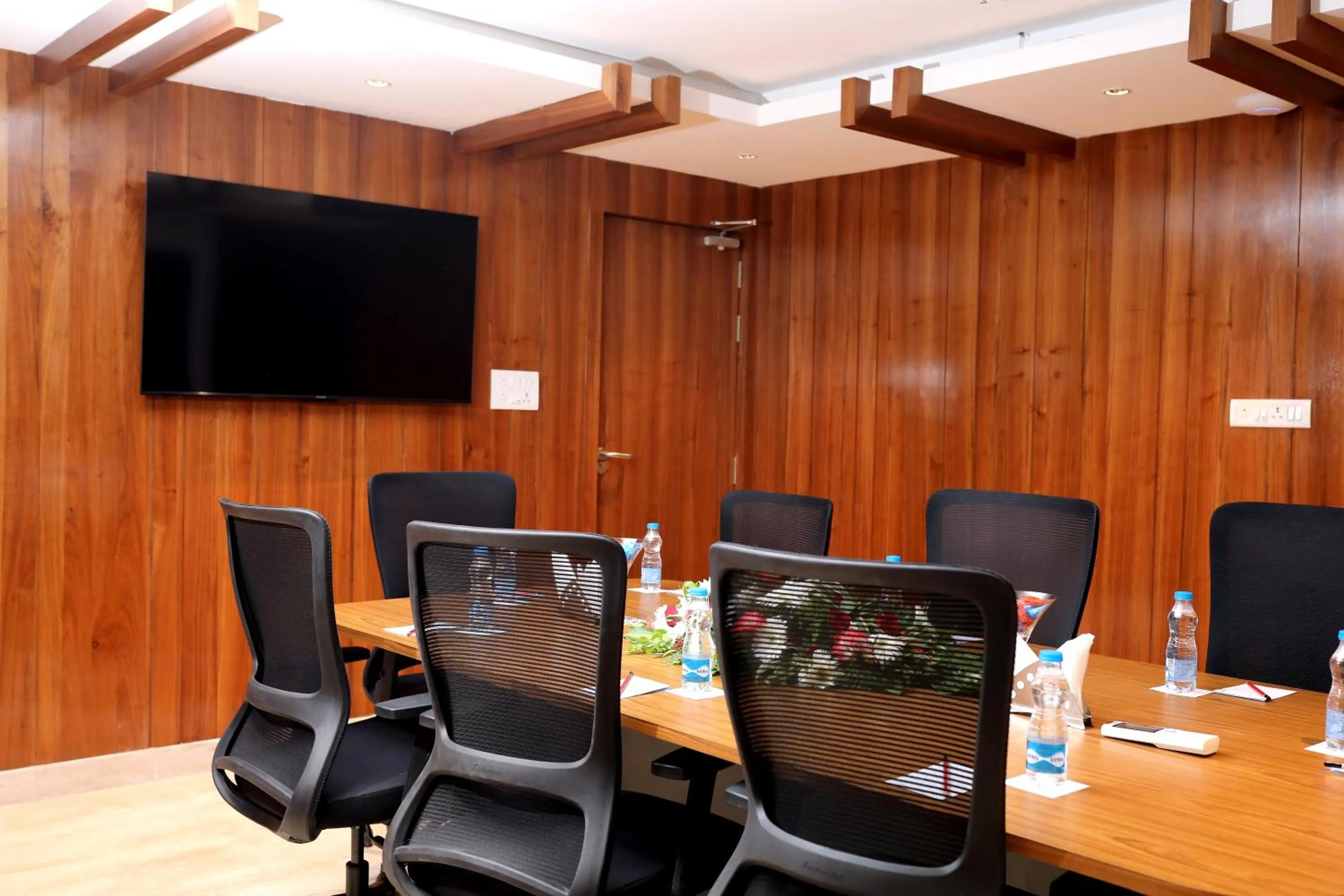 Meeting/conference room in Icon Grand Hotel By Bhagini