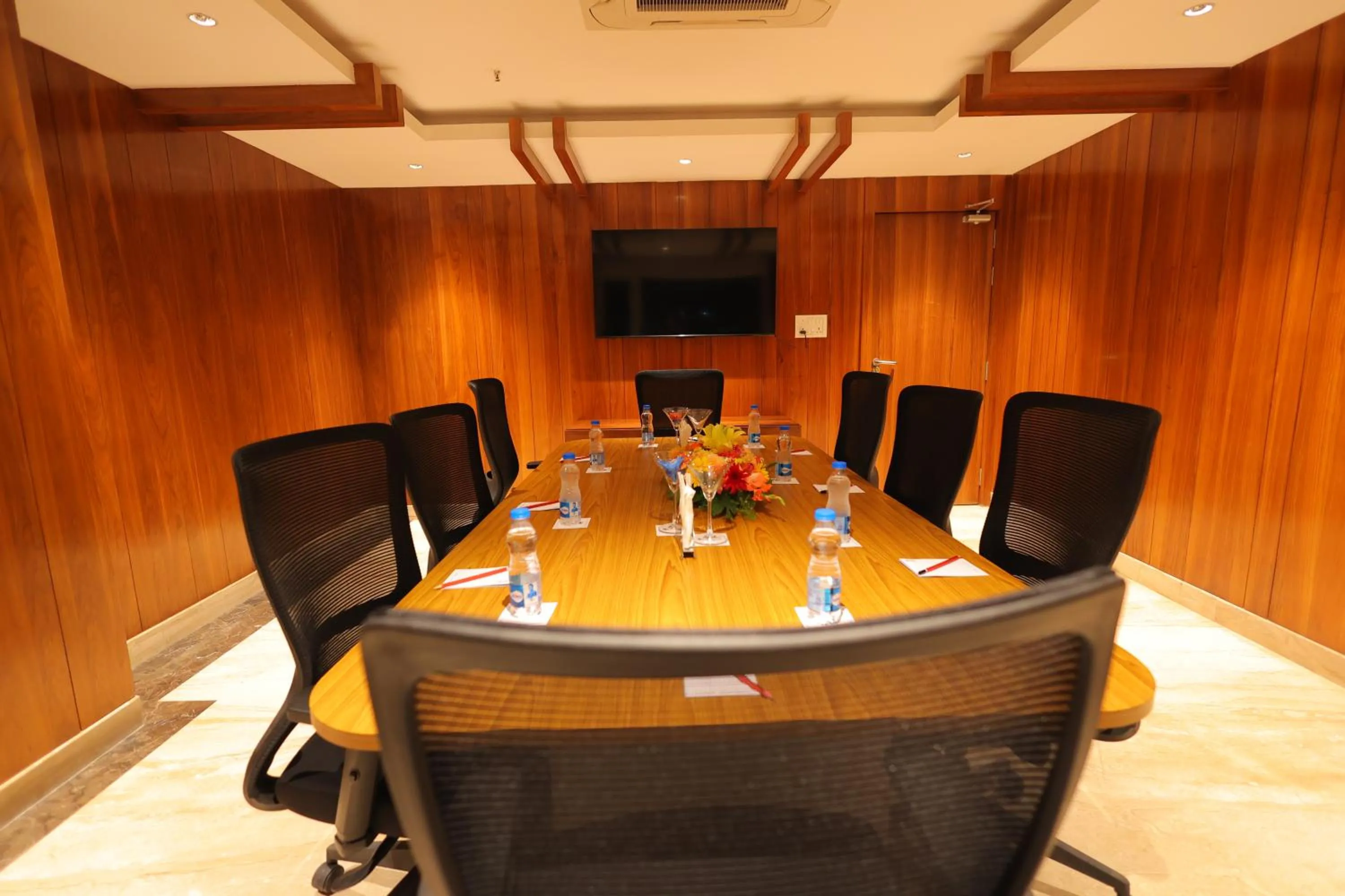 Meeting/conference room in Icon Grand Hotel By Bhagini