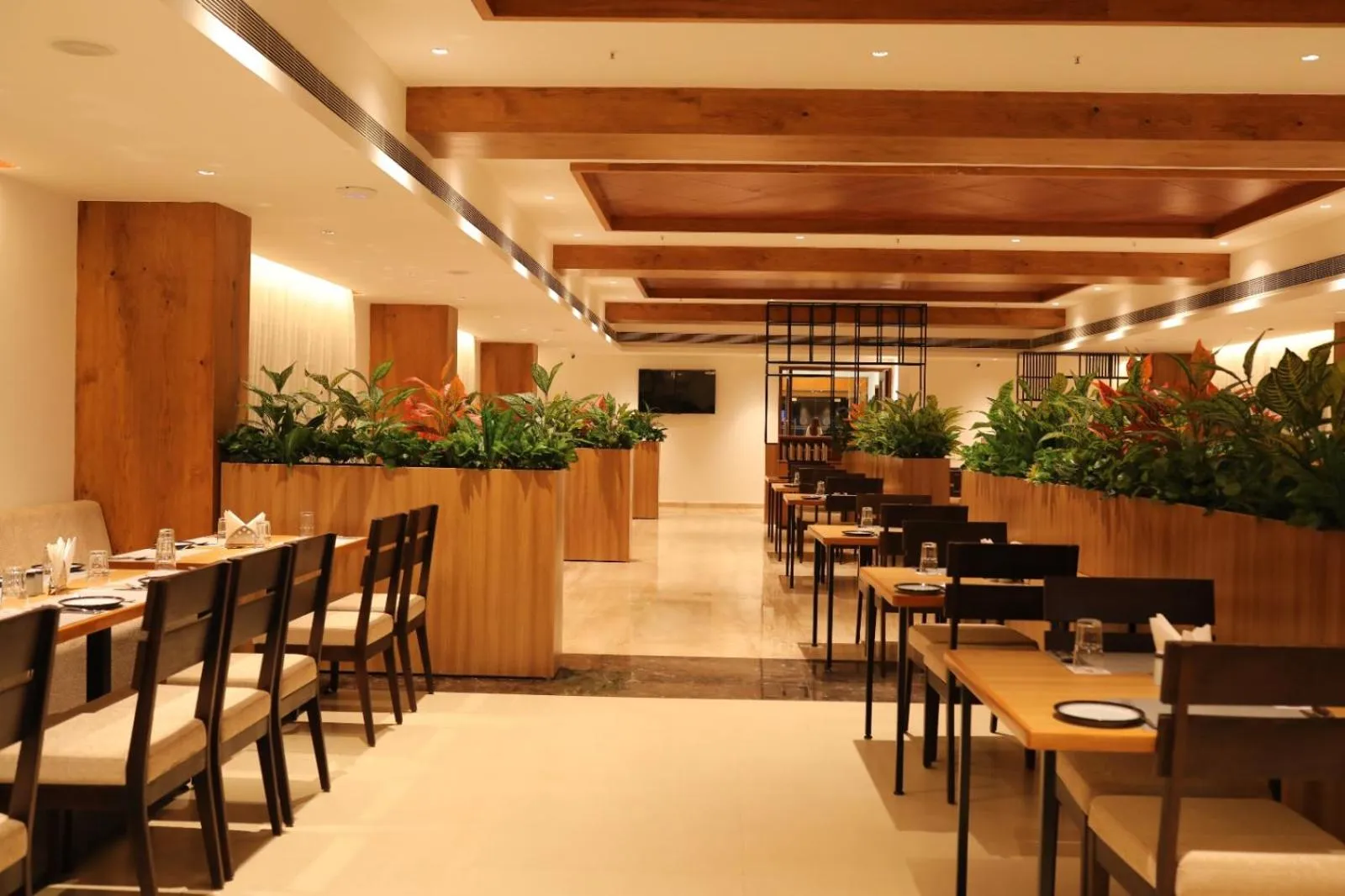 Restaurant/places to eat in Icon Grand Hotel By Bhagini