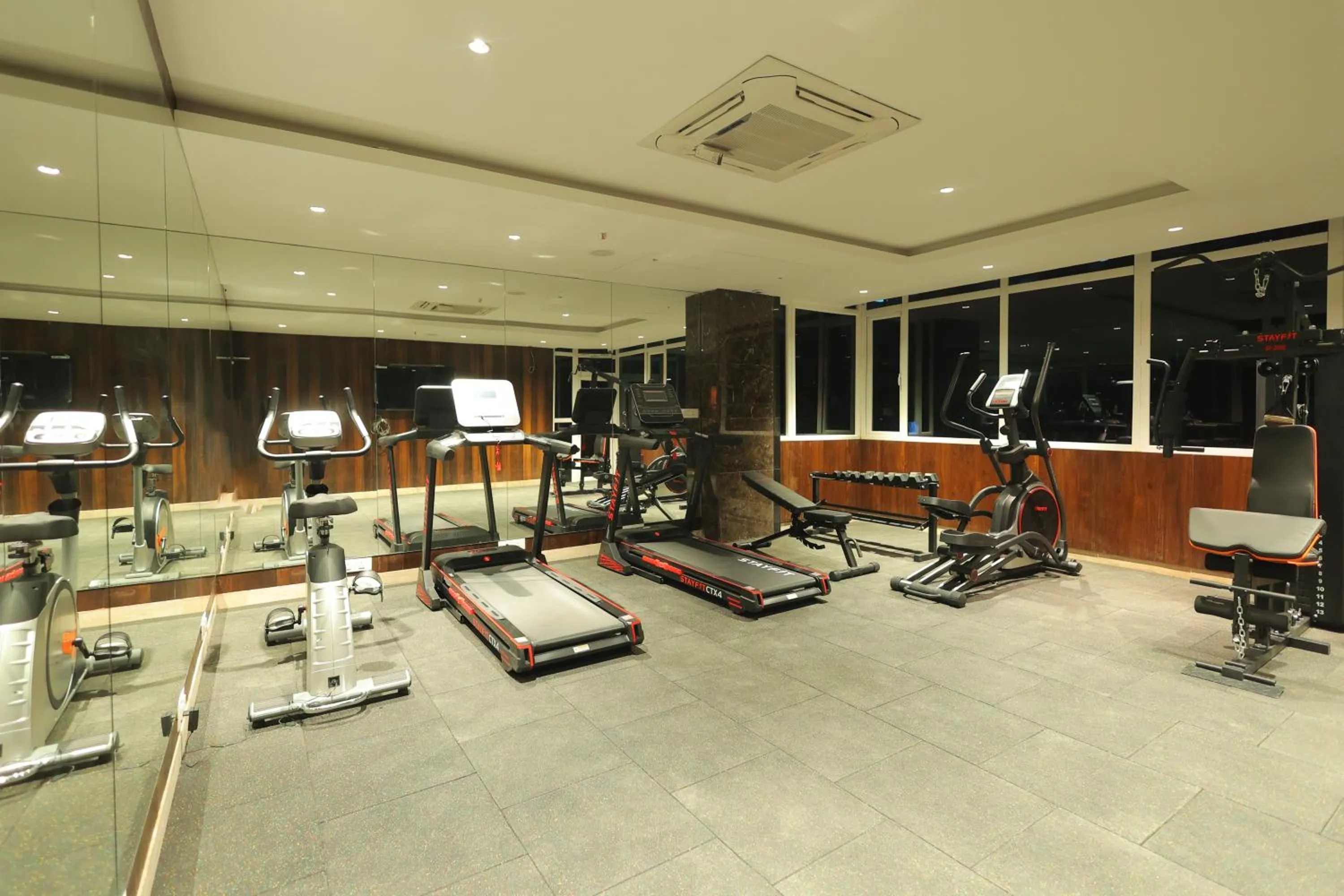 Fitness centre/facilities in Icon Grand Hotel By Bhagini