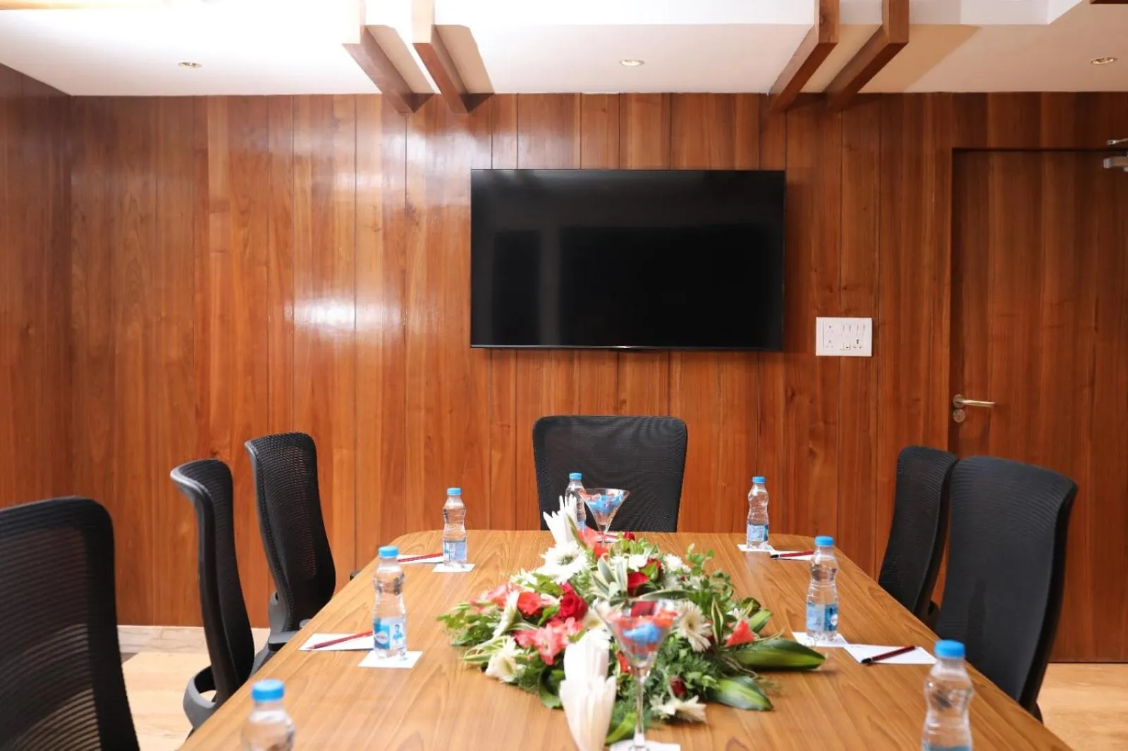Meeting/conference room in Icon Grand Hotel By Bhagini