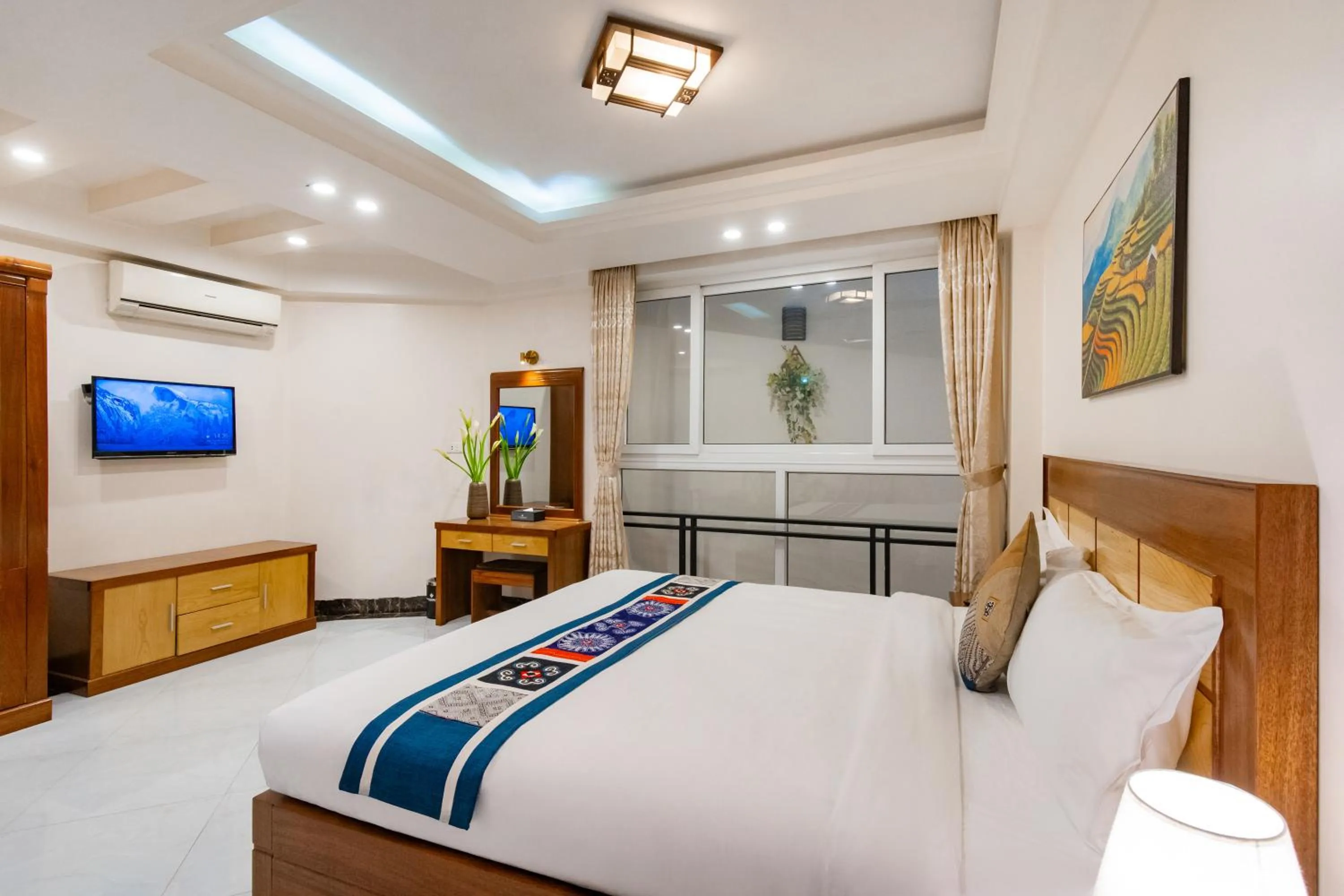 Bed in Sapa Paradise Hotel