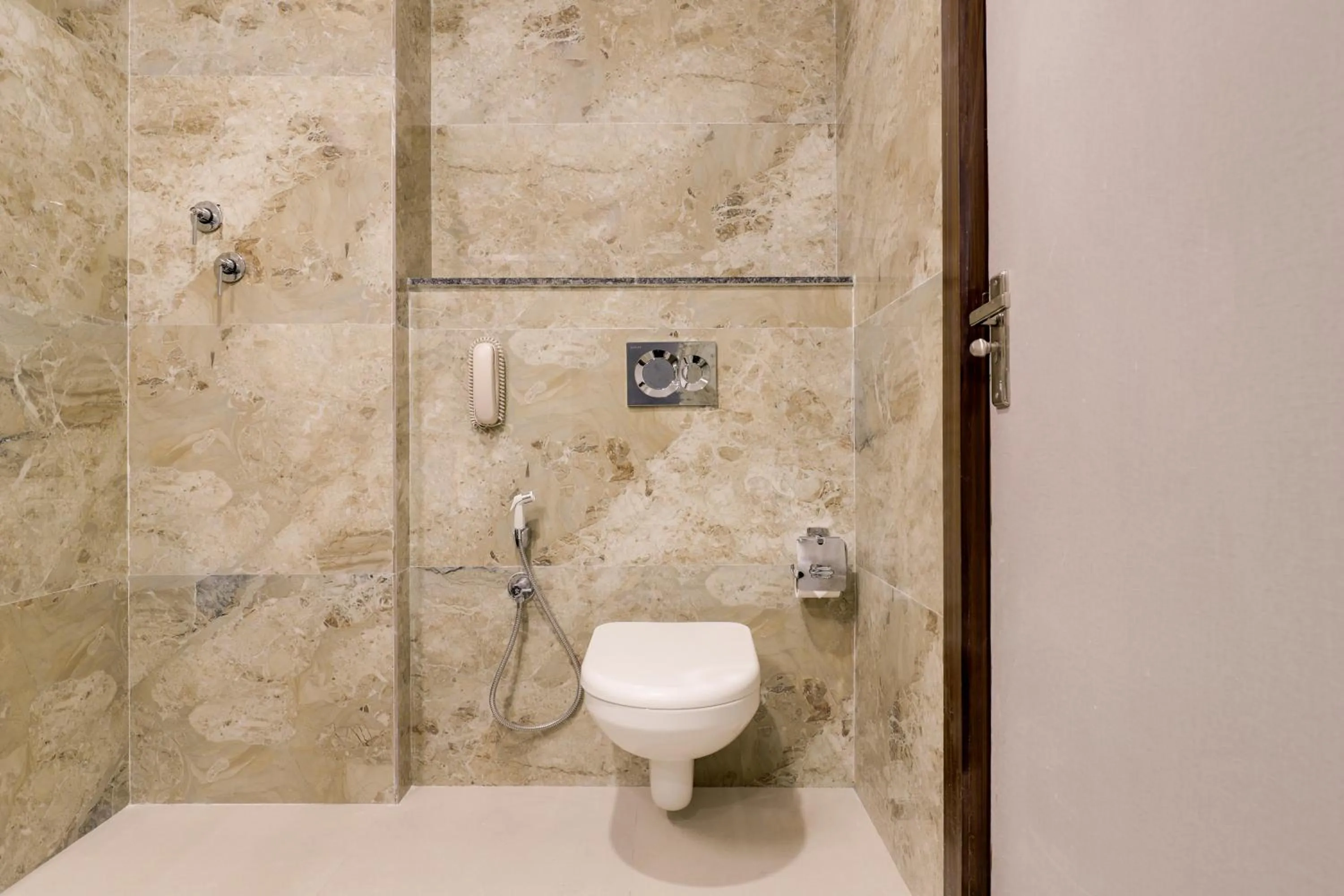 Shower in Lemon Tree Resort, Kumbhalgarh