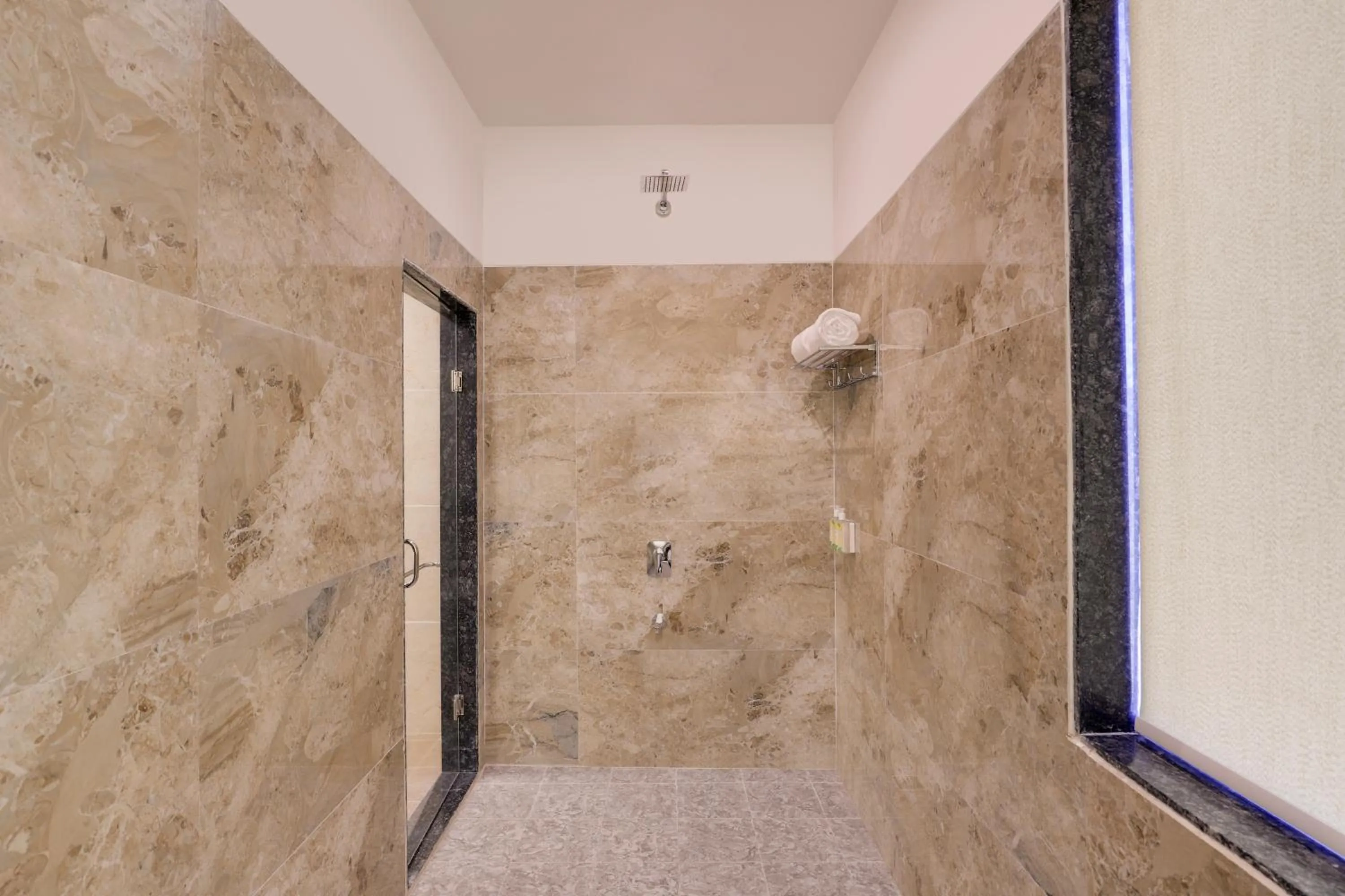 Bathroom in Lemon Tree Resort, Kumbhalgarh