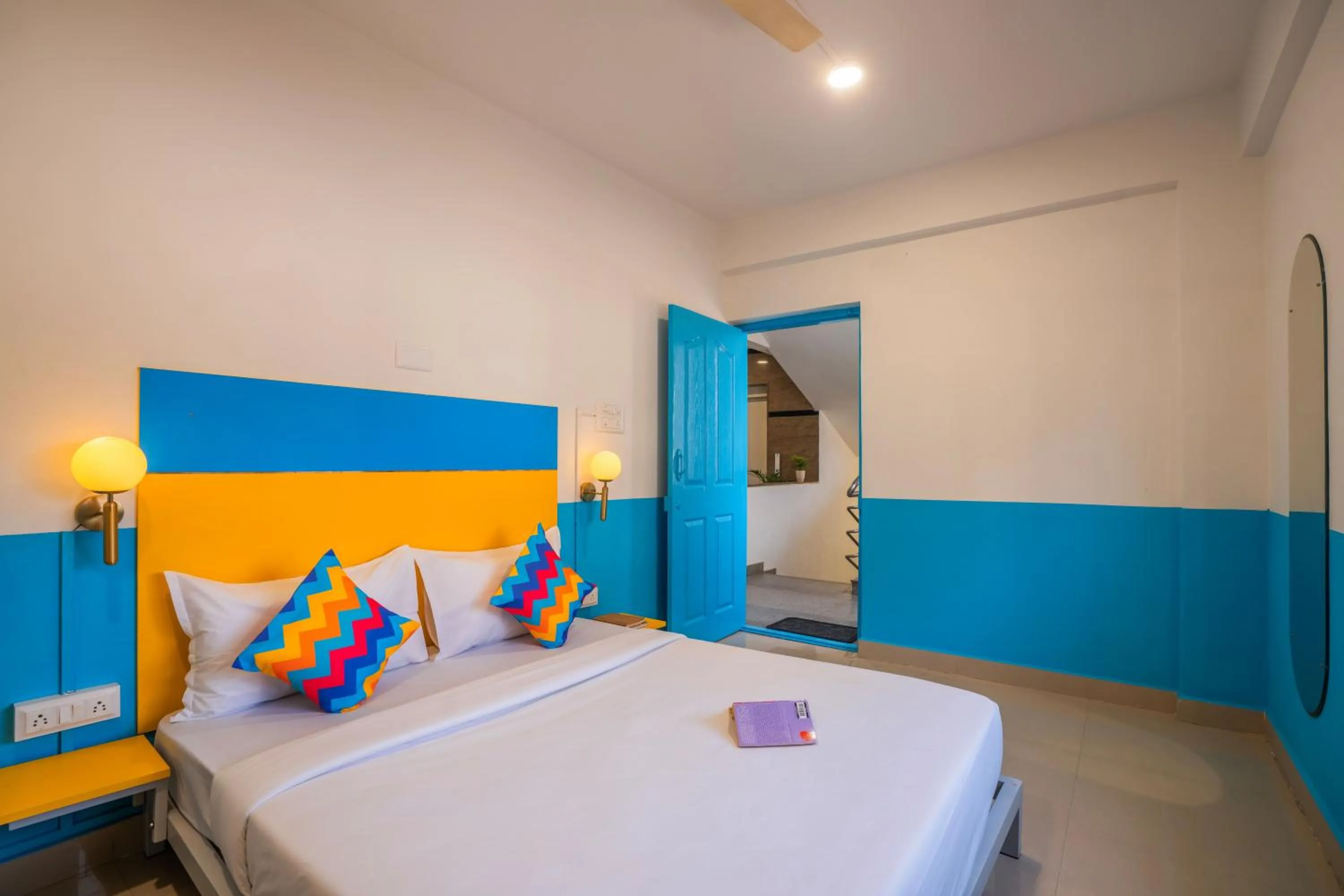 Bedroom, Bed in goSTOPS Bengaluru HSR, Silk Board