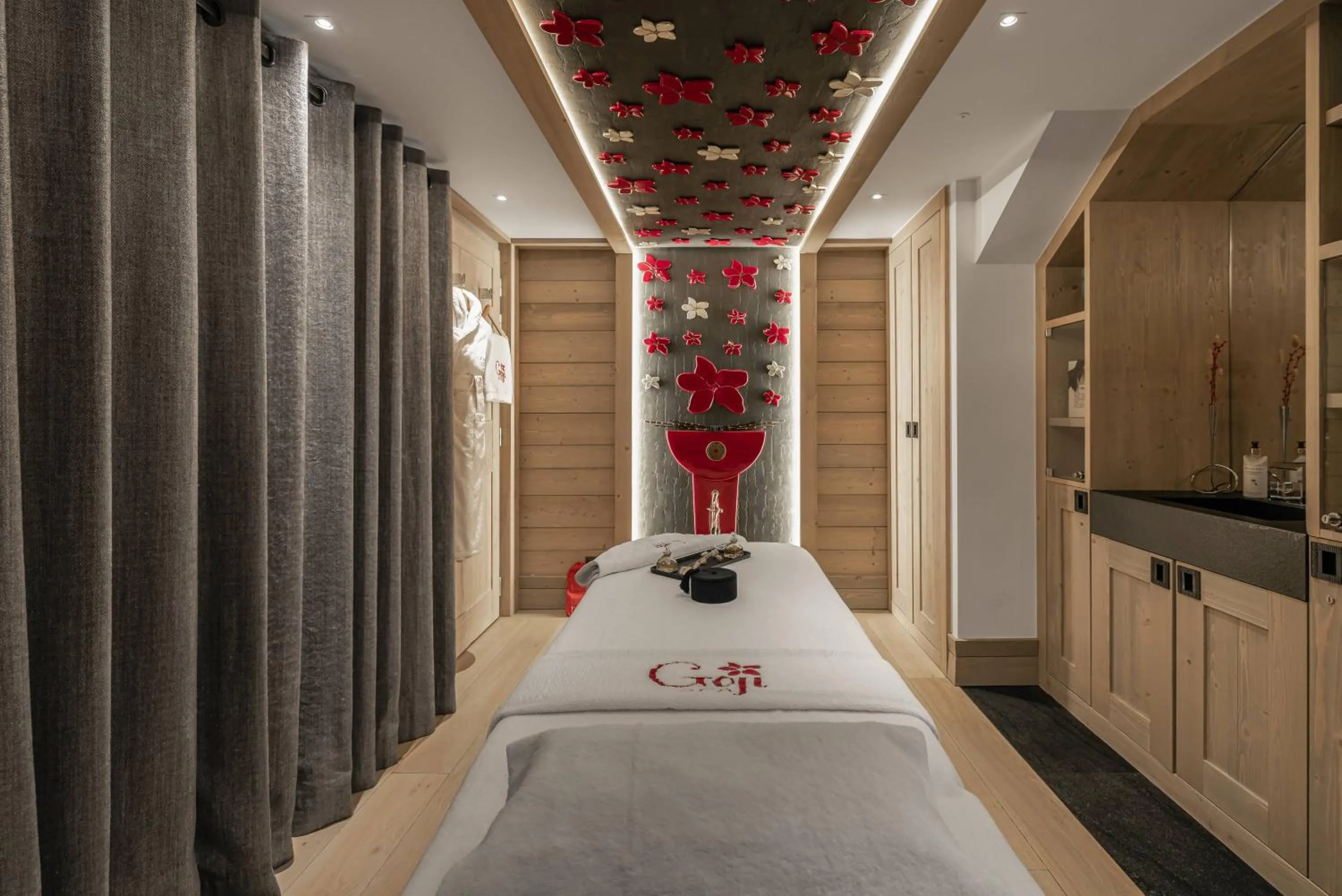Spa and wellness centre/facilities, Bed in Hotel Le K2 Altitude