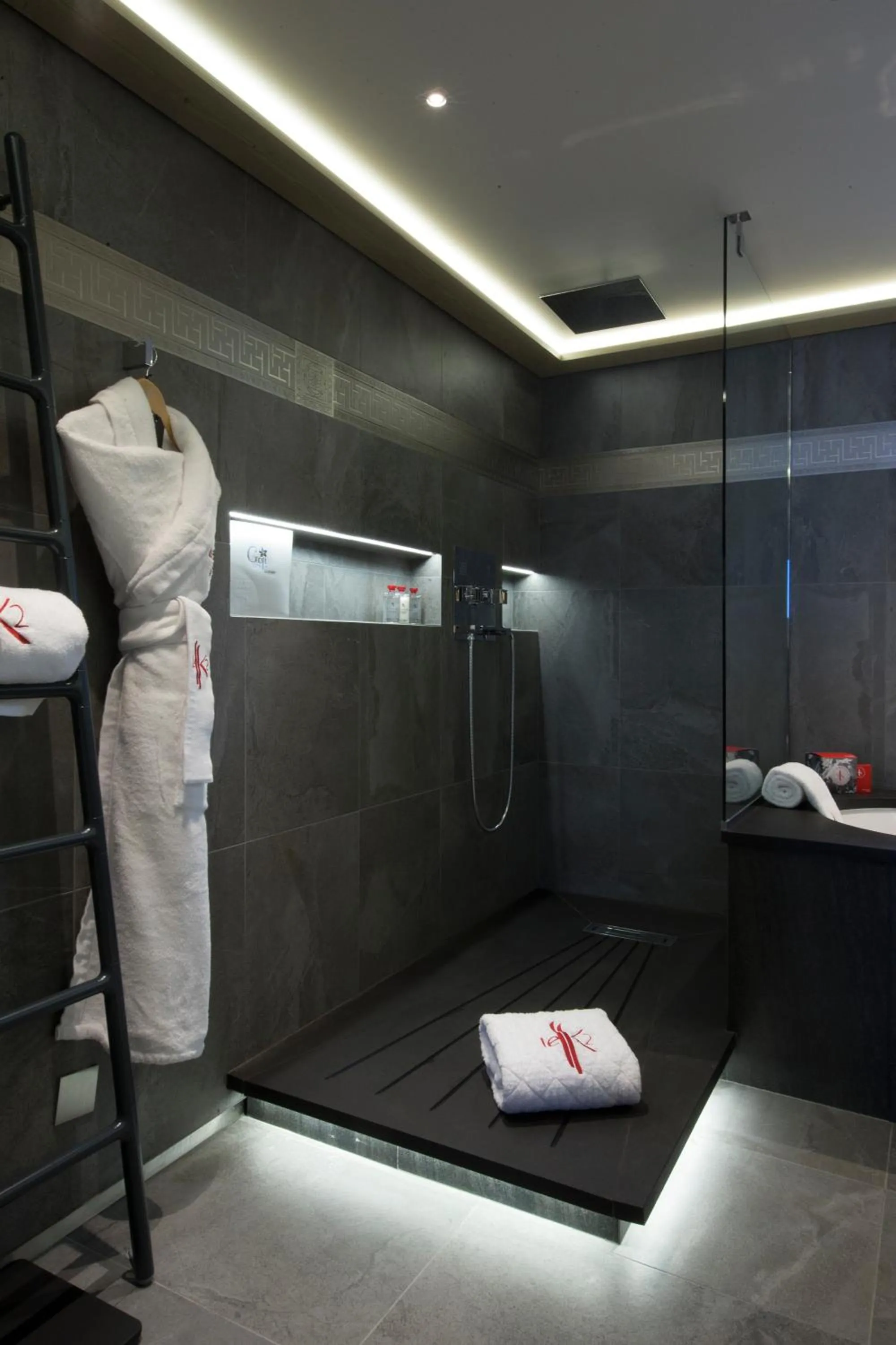 Bathroom in Hotel Le K2 Altitude