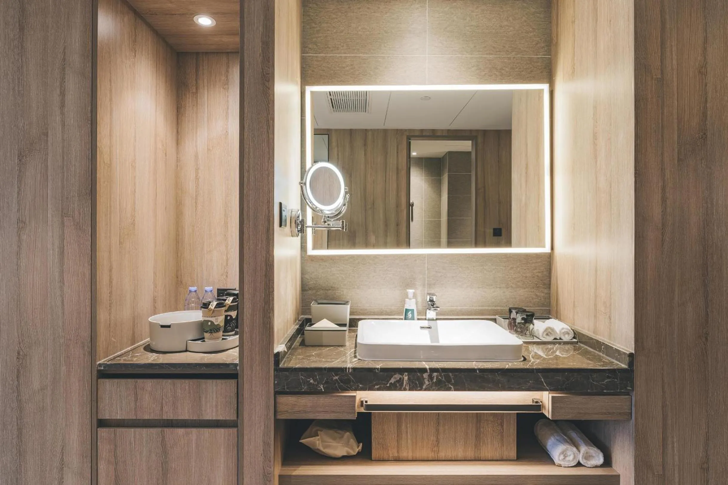 Atour Hotel Nanjing South Station