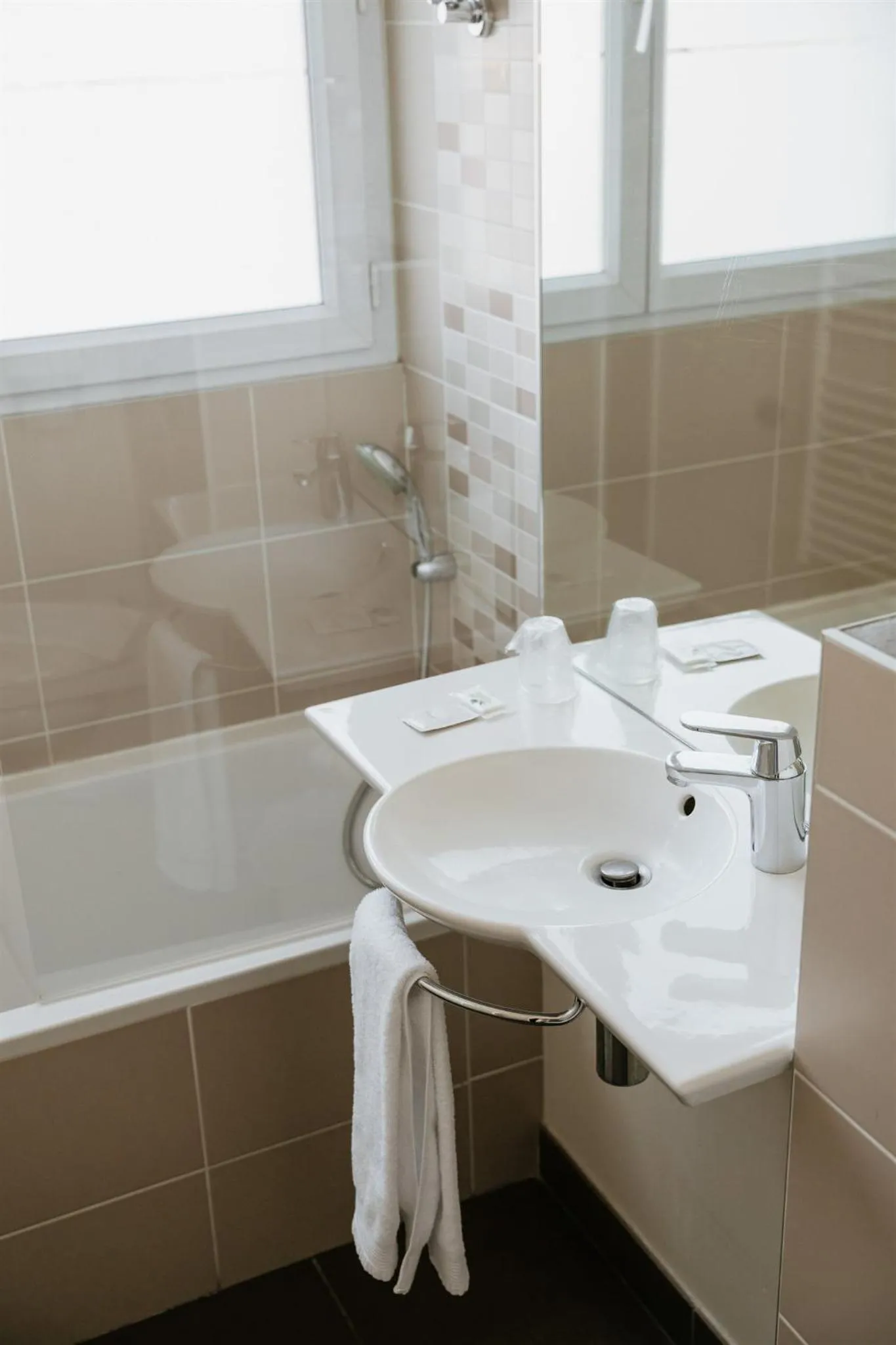 Bathroom in Hotel-Restaurant La Caborne