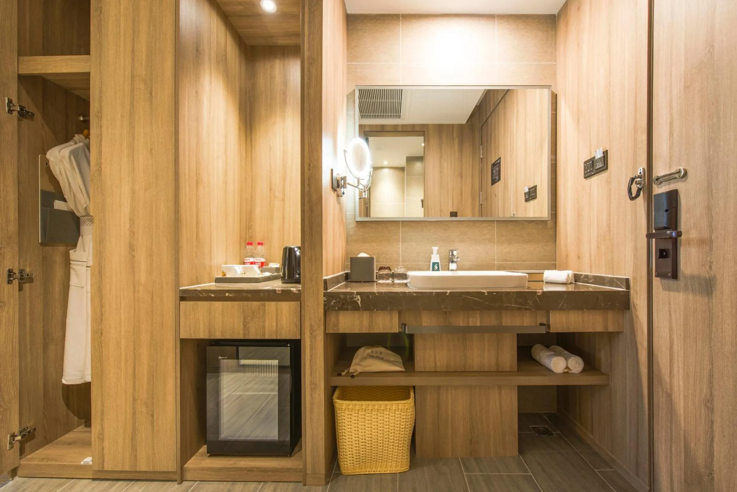 Atour Hotel Foshan Nanhai Qiandeng Lake Guicheng