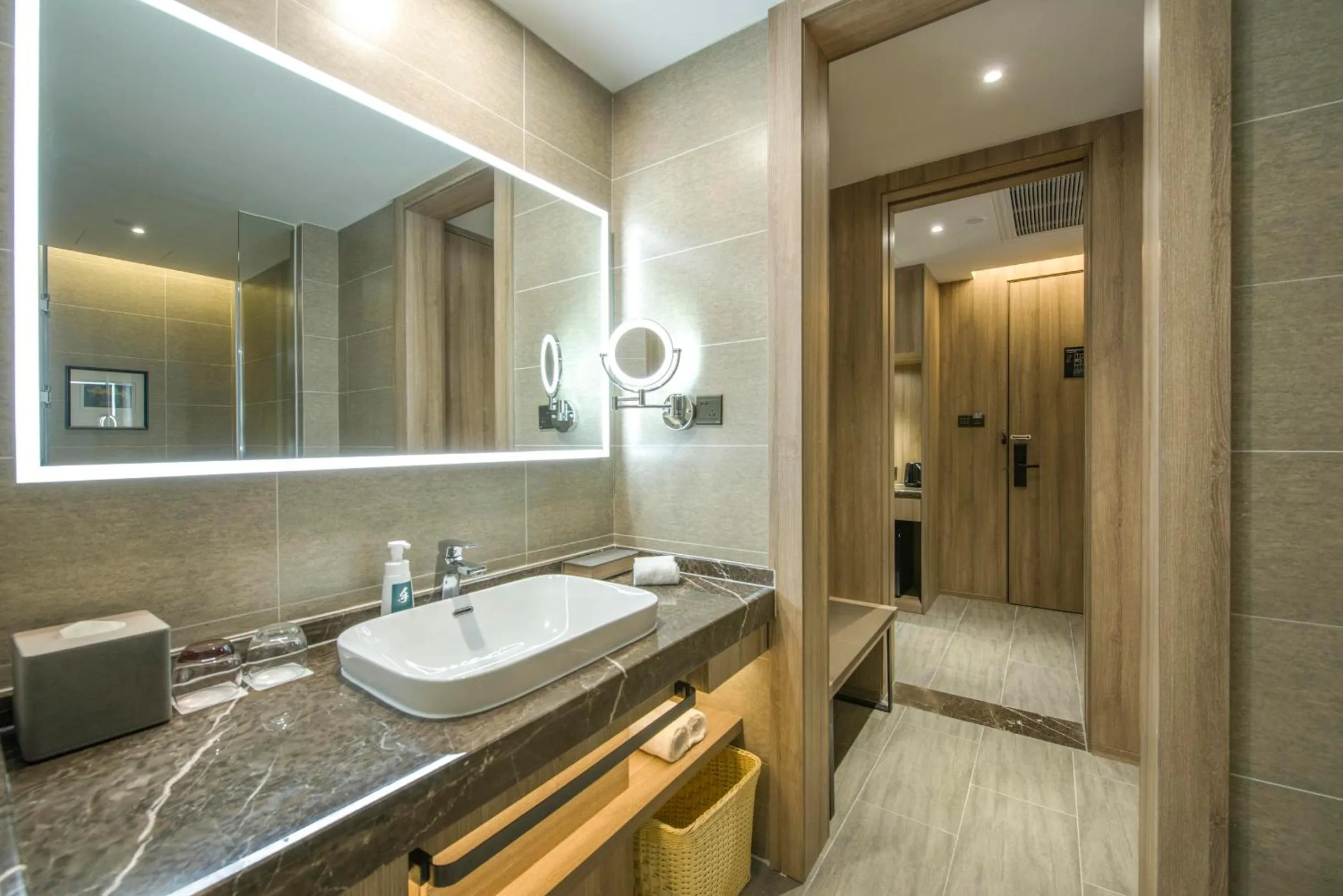 Atour Hotel Foshan Nanhai Qiandeng Lake Guicheng