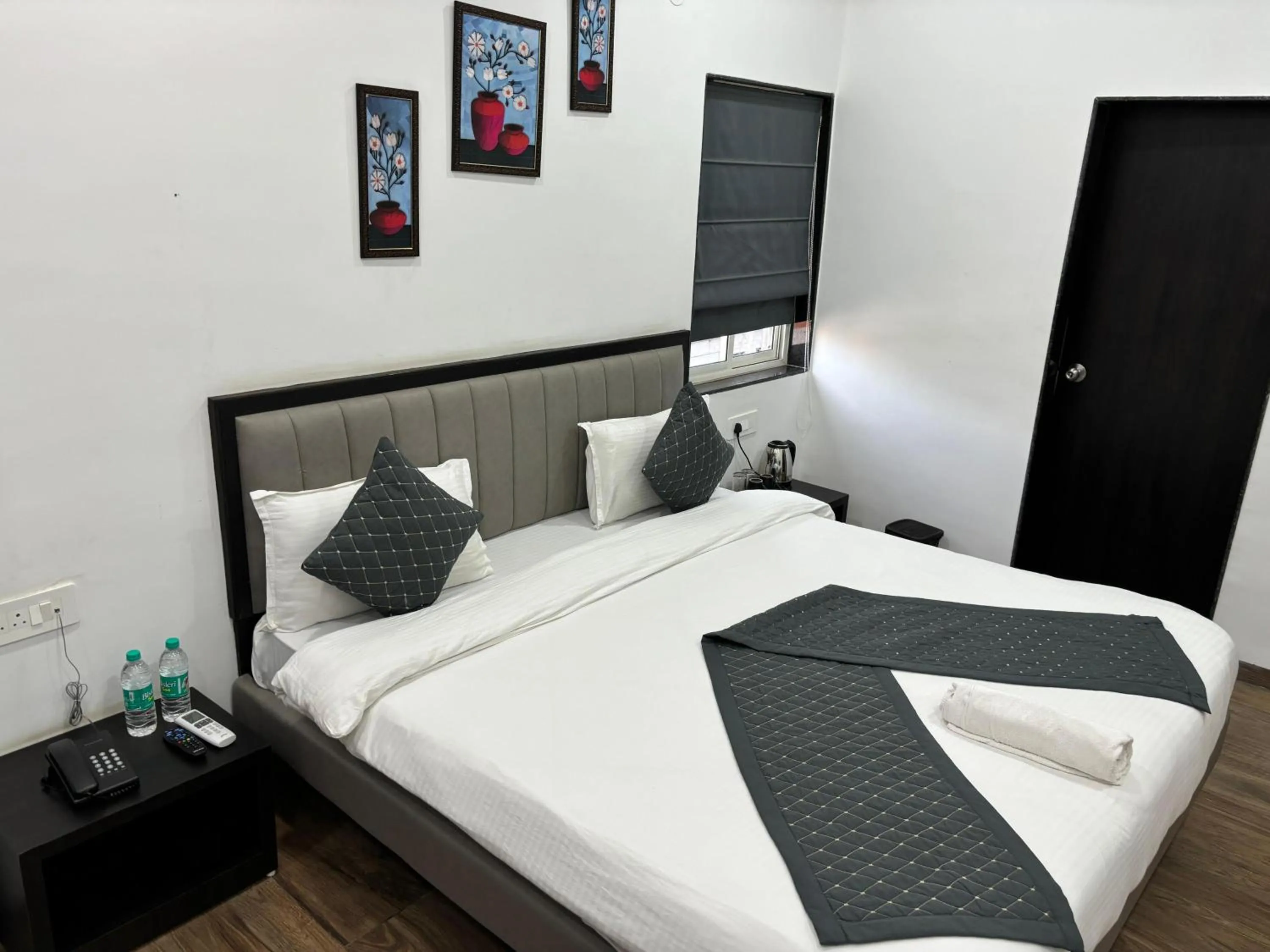 Bed in Sunny Executive