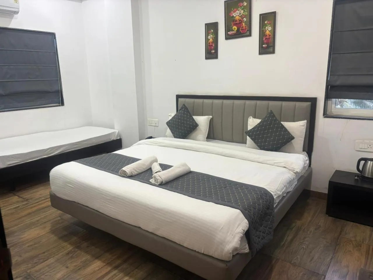 Bed in Sunny Executive