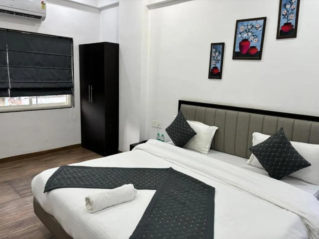 Bed in Sunny Executive