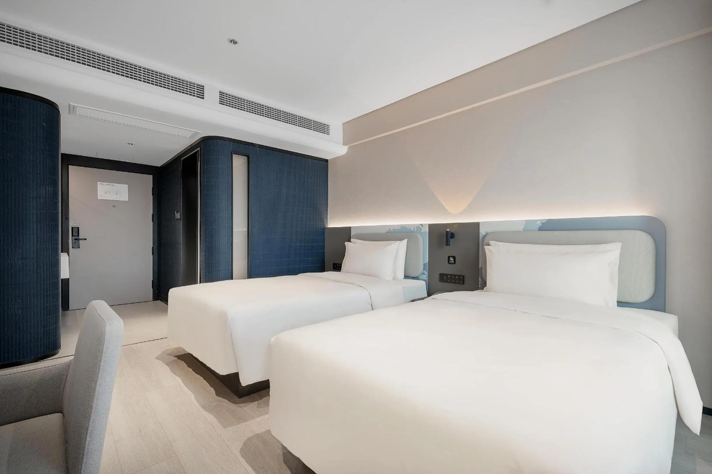 Bed in Atour Light Hotel Chengdu Shuangliu Airport Jinhua Road