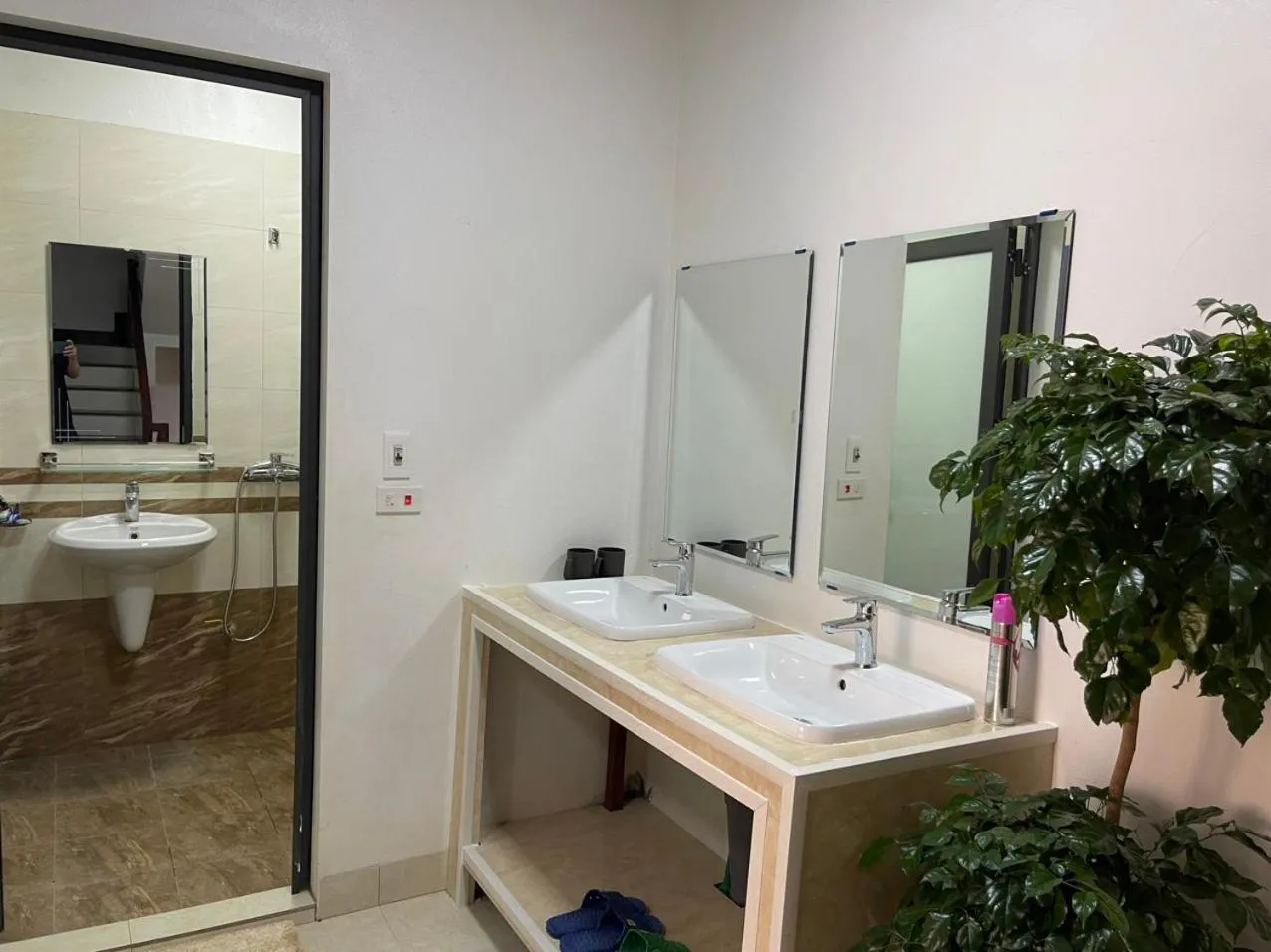 Shower in Nhật's Sapa Central Hostel