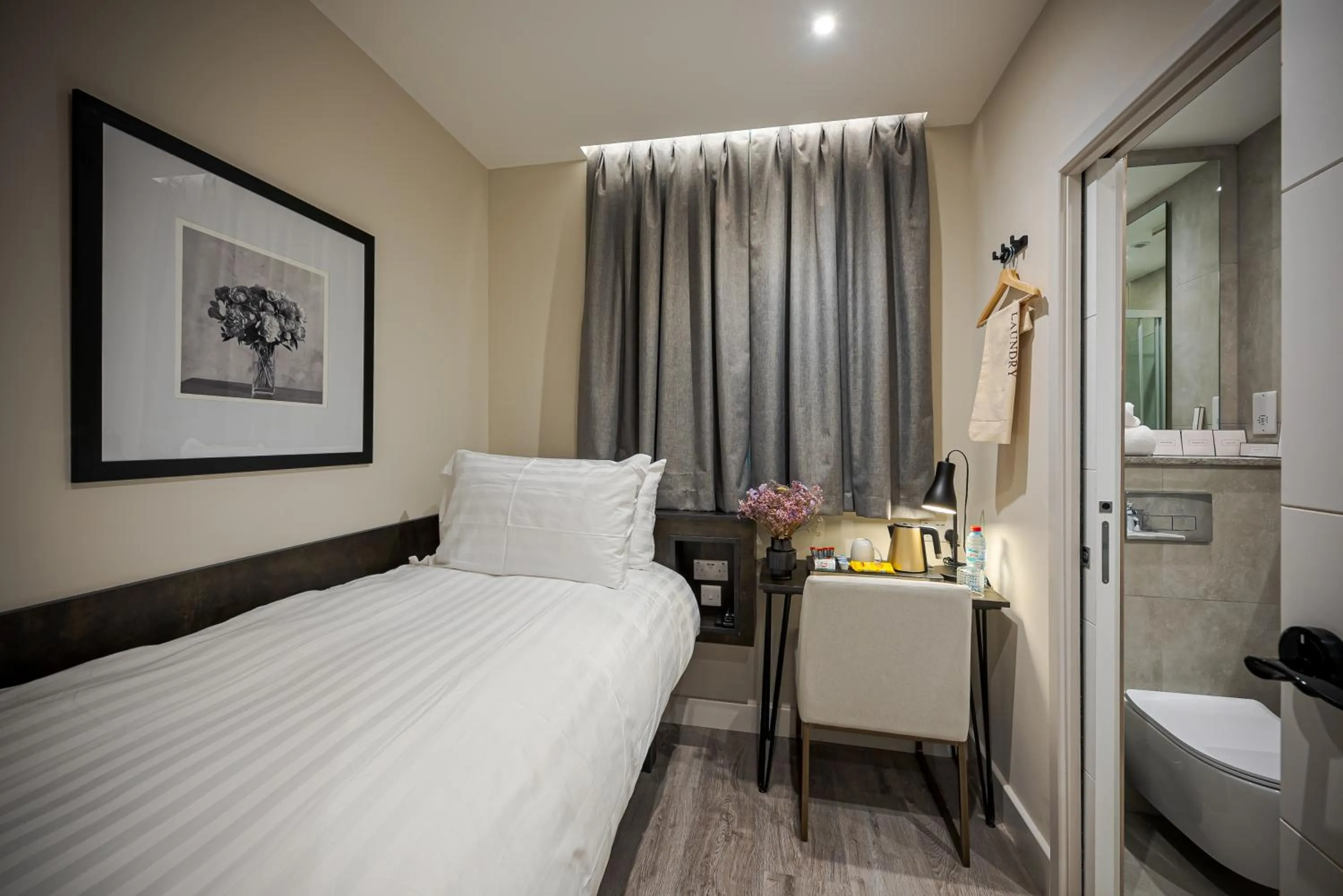 Bed in King's Cross Express Inn