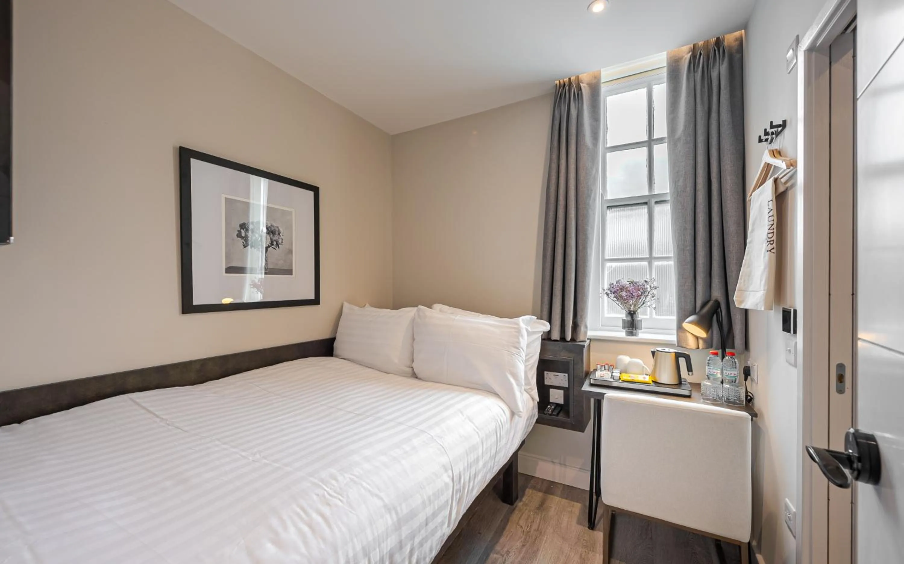 Bed in King's Cross Express Inn